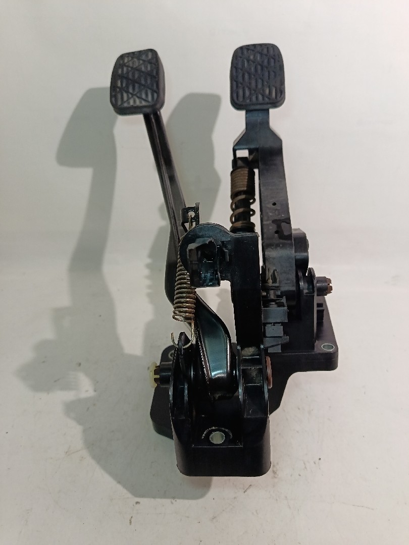 Pedal da embraiagem MERCEDES-BENZ Classe B (W245) Imagem-1