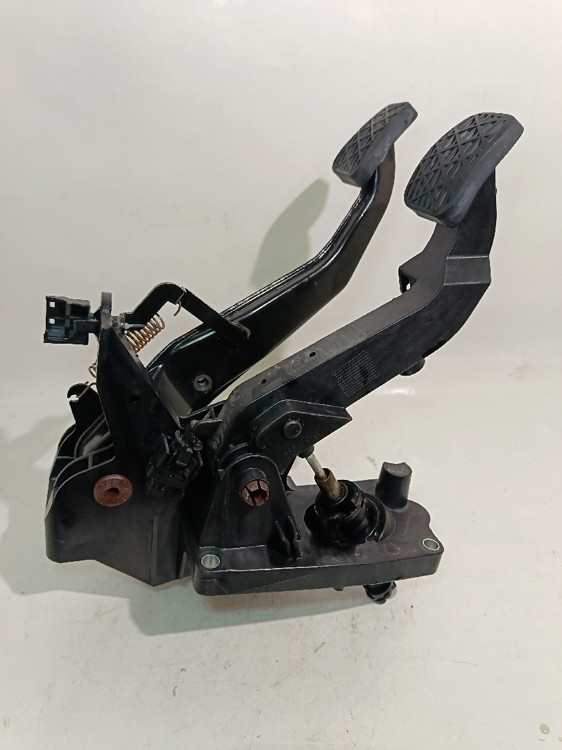 Pedal da embraiagem MERCEDES-BENZ Classe B (W245) Imagem-2