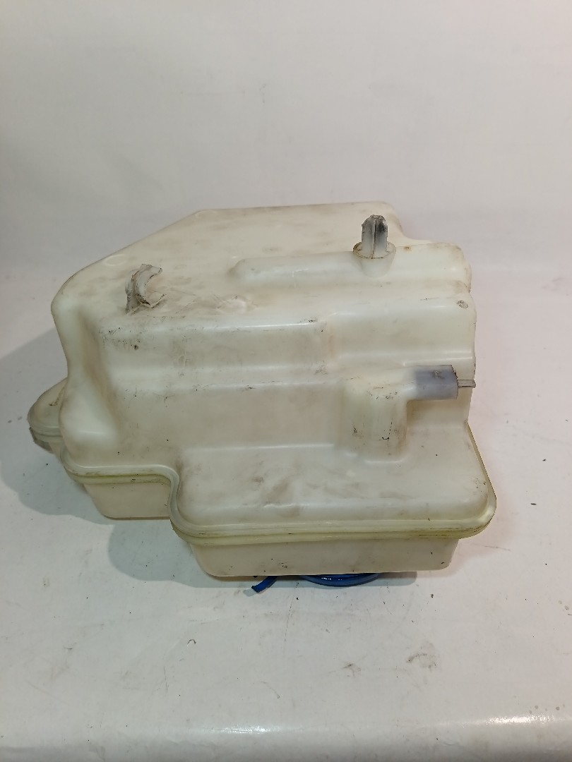 Windshield washer tank MERCEDES-BENZ Classe B (W245) Imagem-2