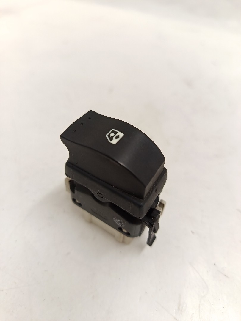 Comando / botão / interruptor vidros frente direito RENAULT - ID S_984