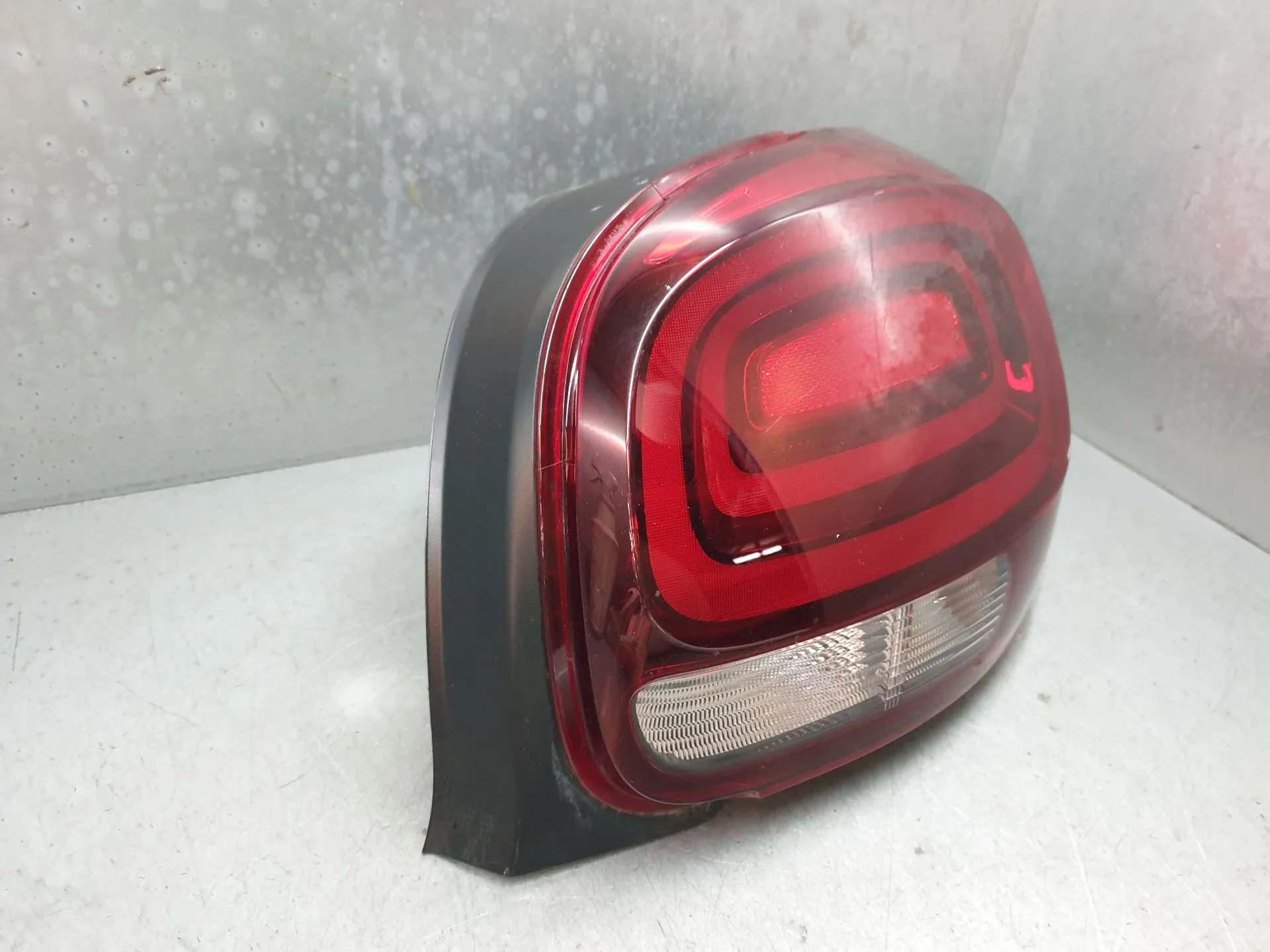 Feu arrière Droite CITROËN C3 III (SX) Imagem-1