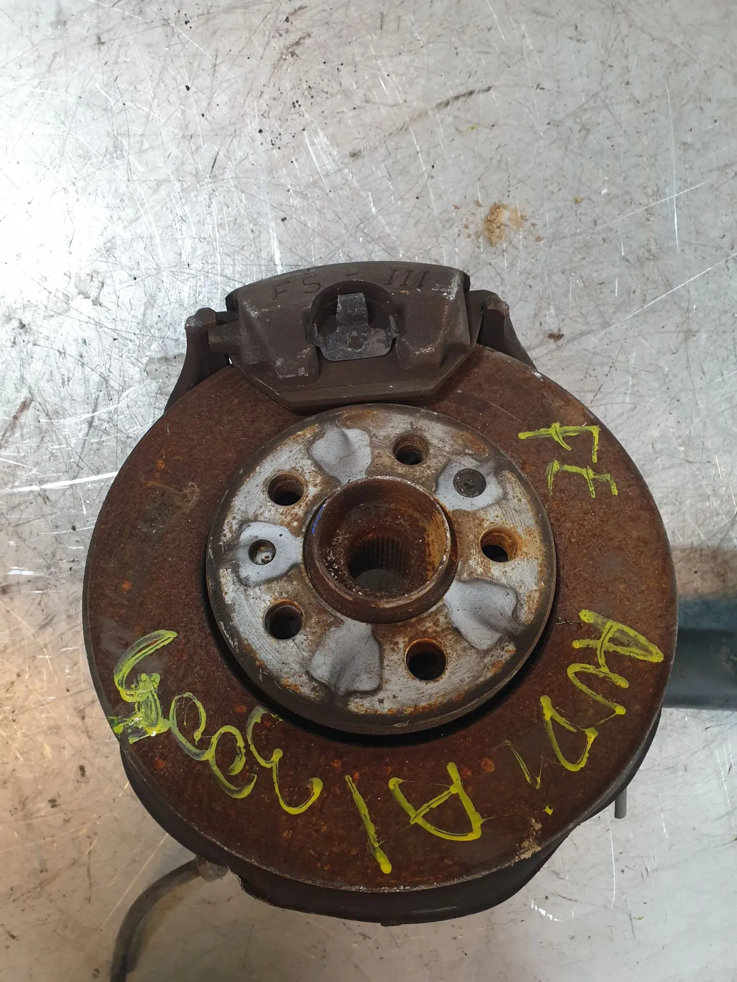 Left front steering knuckle AUDI A1 (8X1, 8XK)