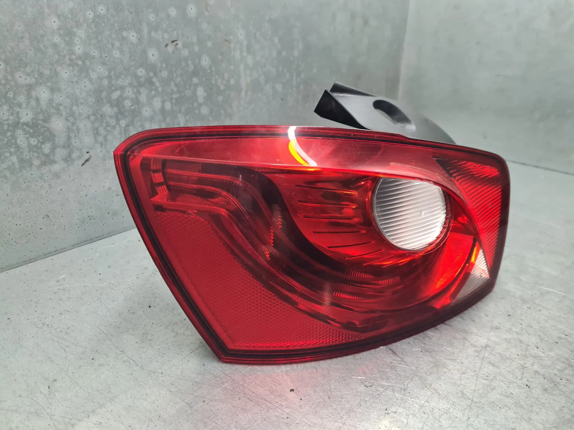 Feu arrière Gauche SEAT Ibiza IV (6J5, 6P1) Imagem-2