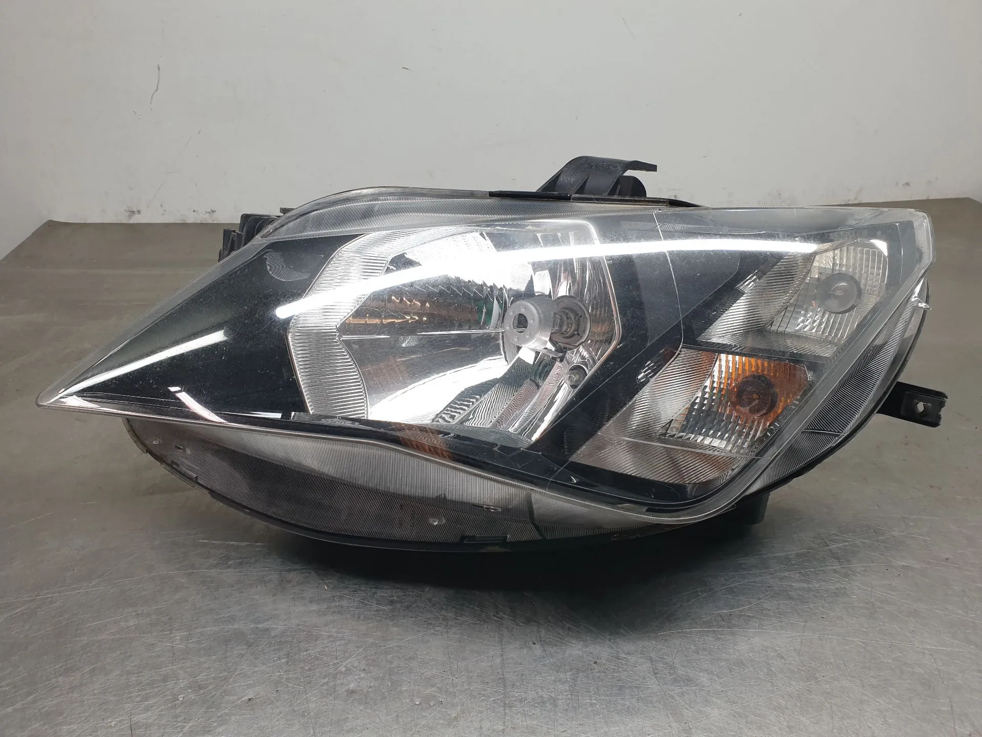 Phare avant gauche SEAT Ibiza IV (6J5, 6P1)