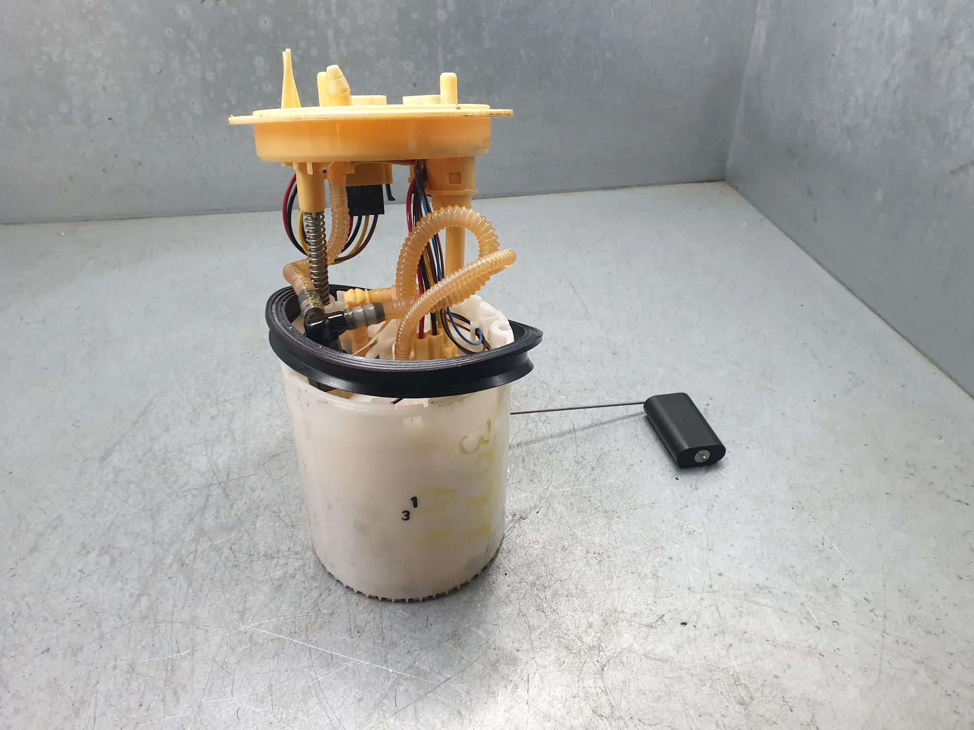 Fuel pump AUDI A3 Sportback (8VA, 8VF)