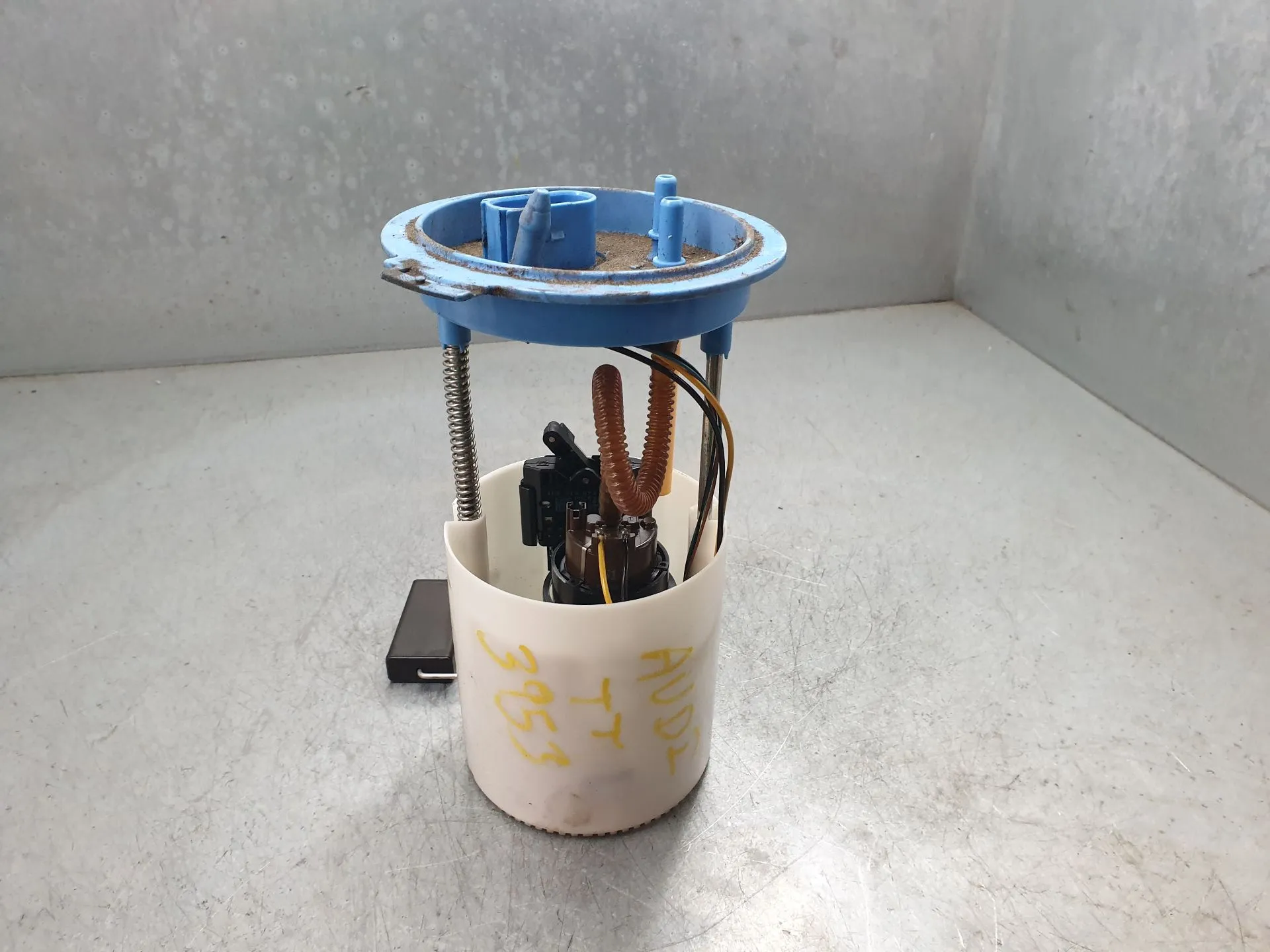 Fuel pump AUDI TT (8J3)