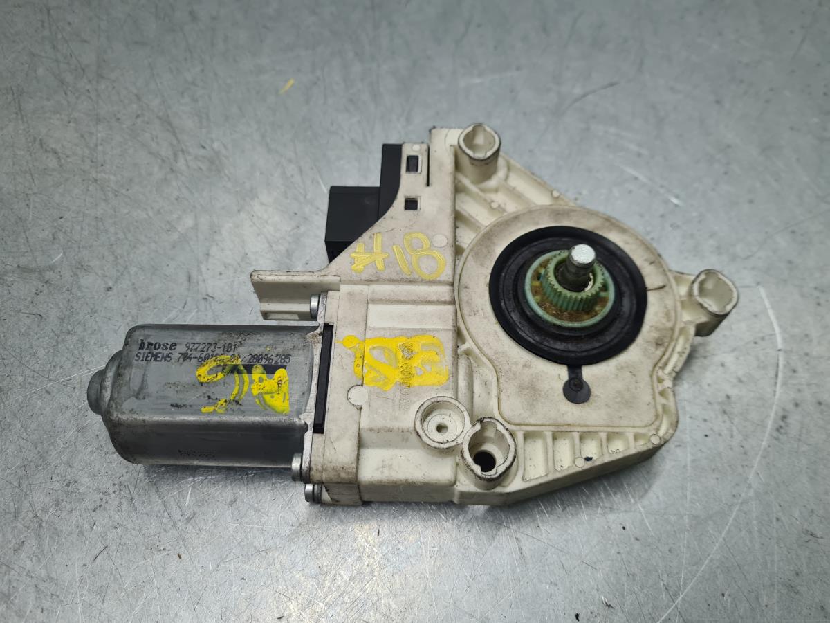 Moteur lève-vitre avant gauche AUDI A6 (4F2, C6)