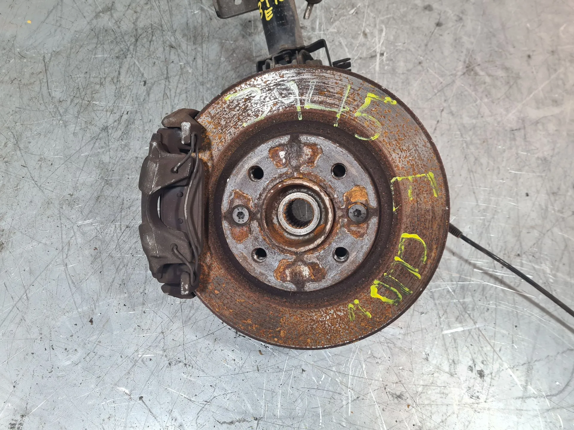 Fusello anteriore sinistro RENAULT Clio IV (BH_)