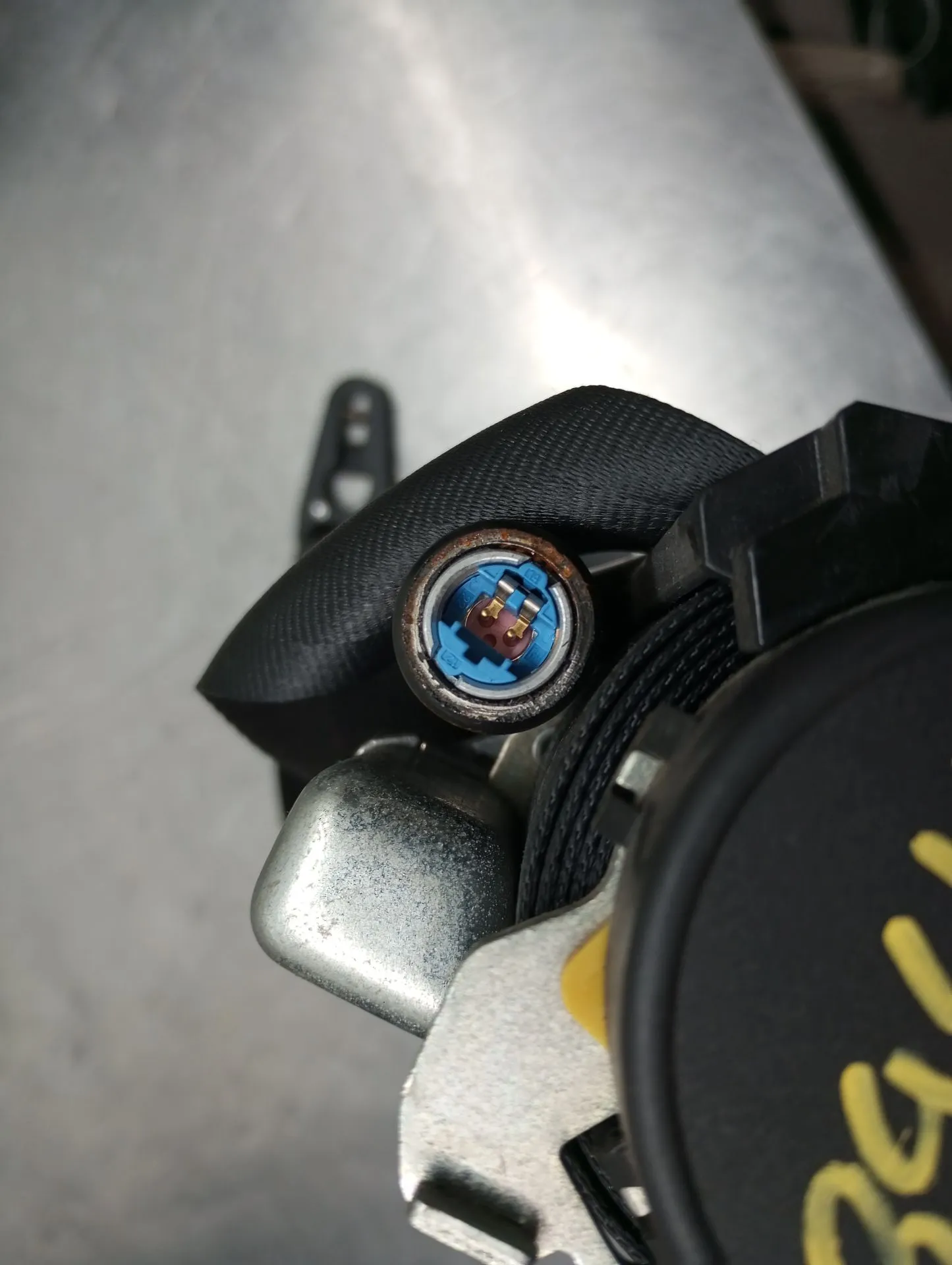 Right front seatbelt pretensioner RENAULT Clio IV (BH_) Imagem-1