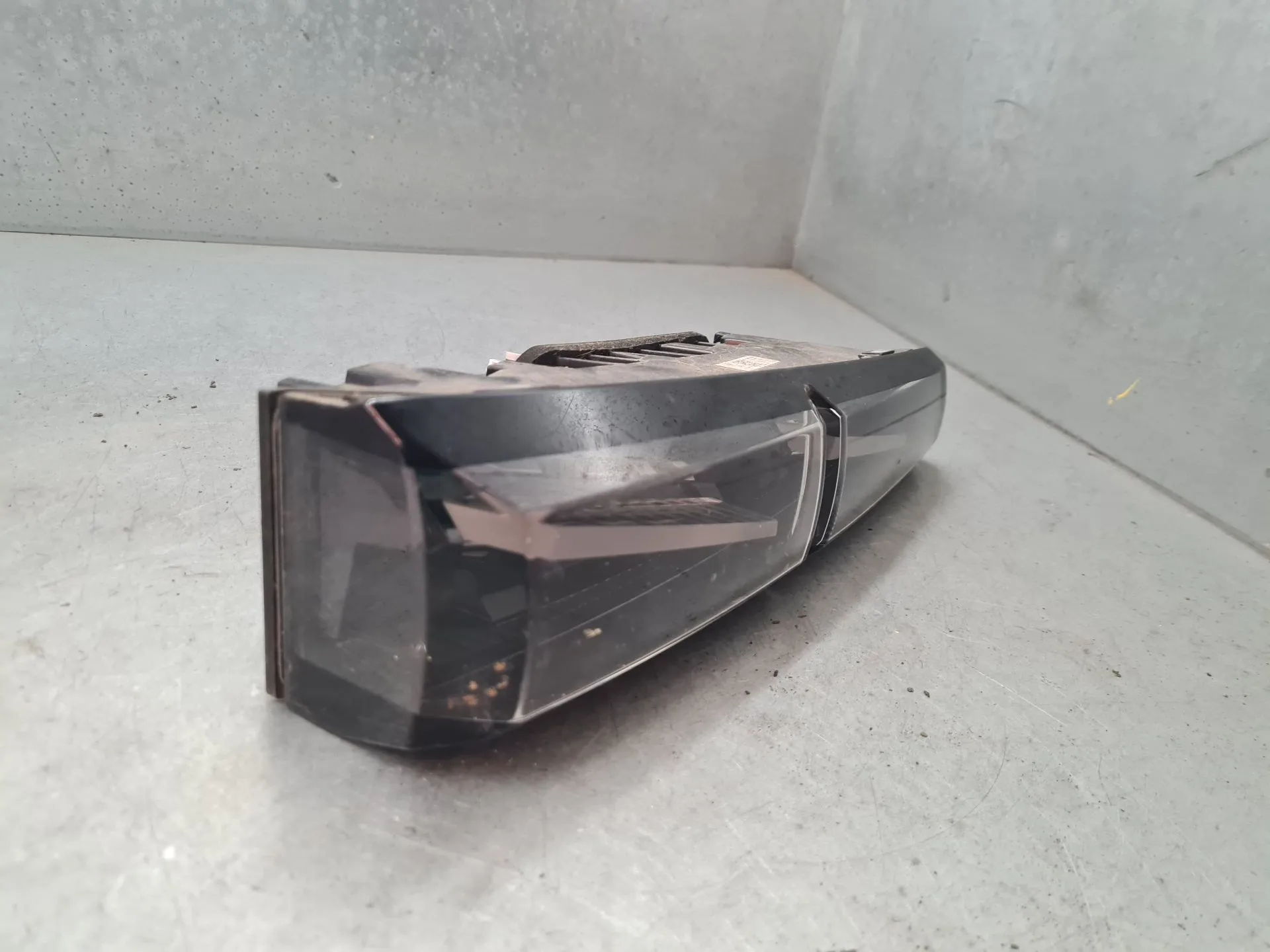 Feu de coffre Gauche PEUGEOT 308 III Imagem-1