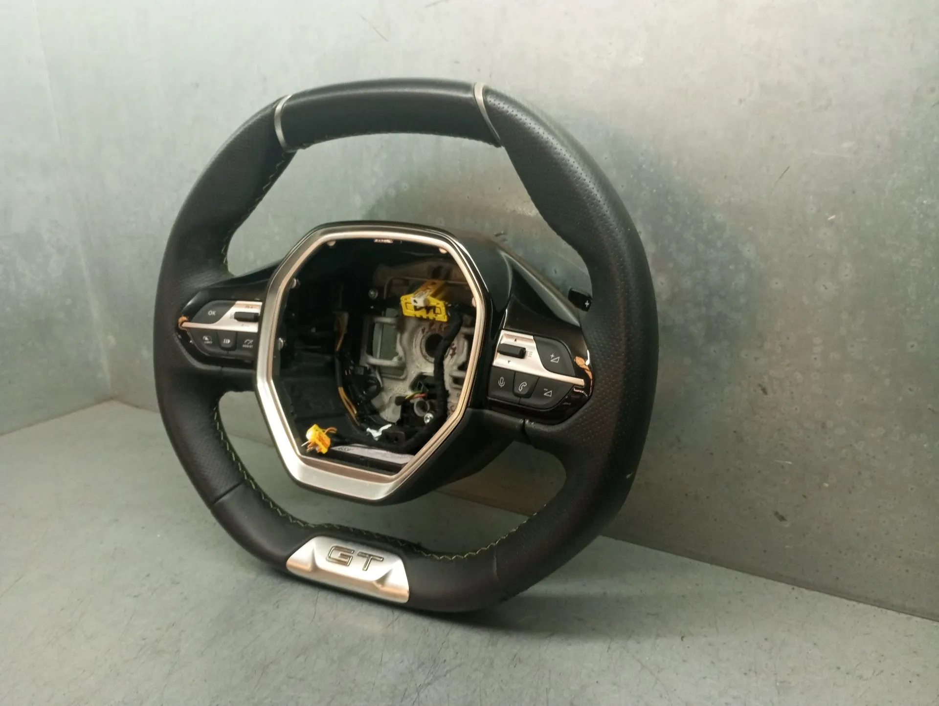 Volante de dirección PEUGEOT 308 III Imagem-2