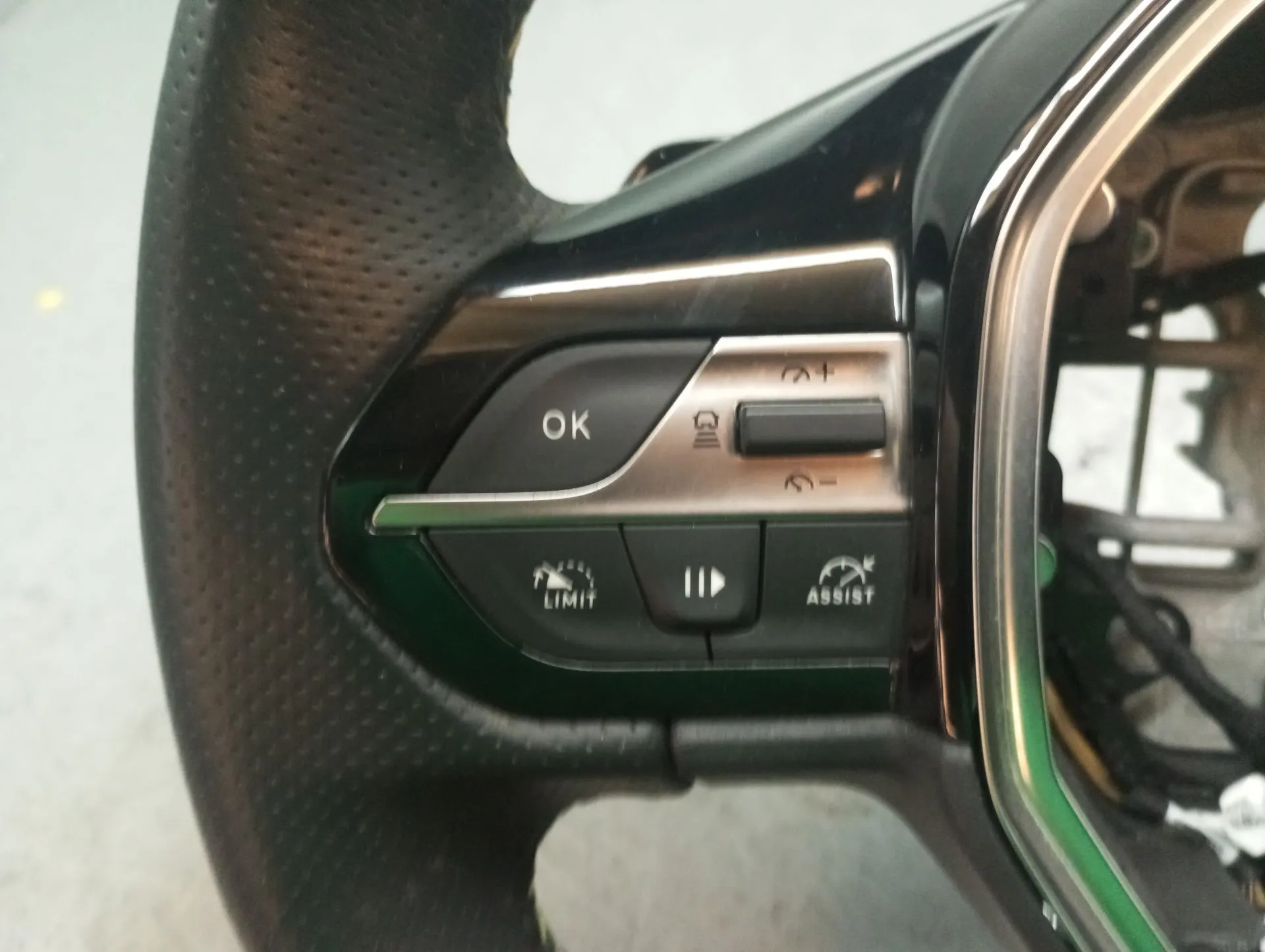 Volante de dirección PEUGEOT 308 III Imagem-4