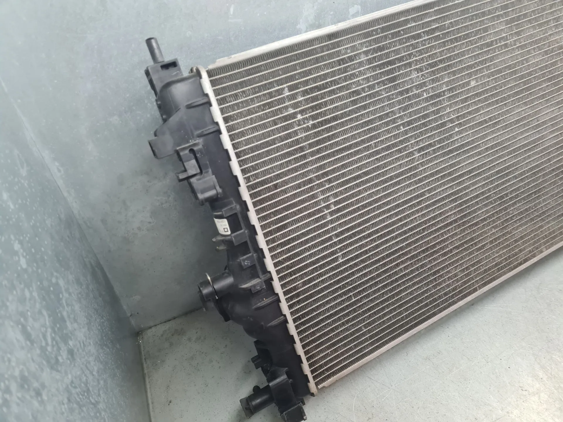 Water radiator OPEL Astra J Imagem-1
