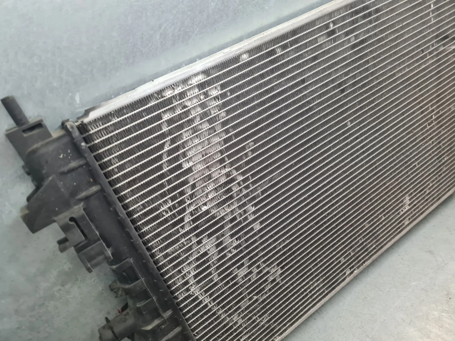 Water radiator OPEL Astra J Imagem-1