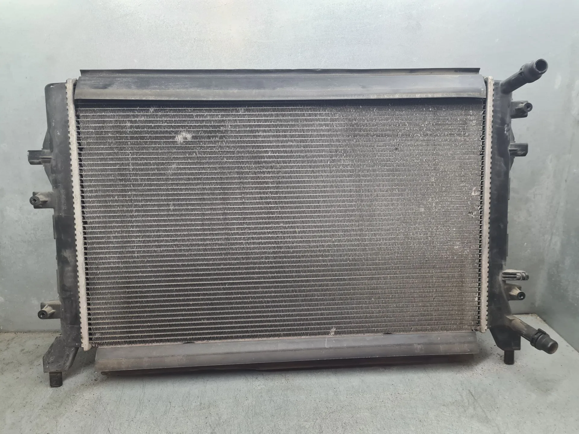 Water radiator VOLKSWAGEN Golf VI (5K1)
