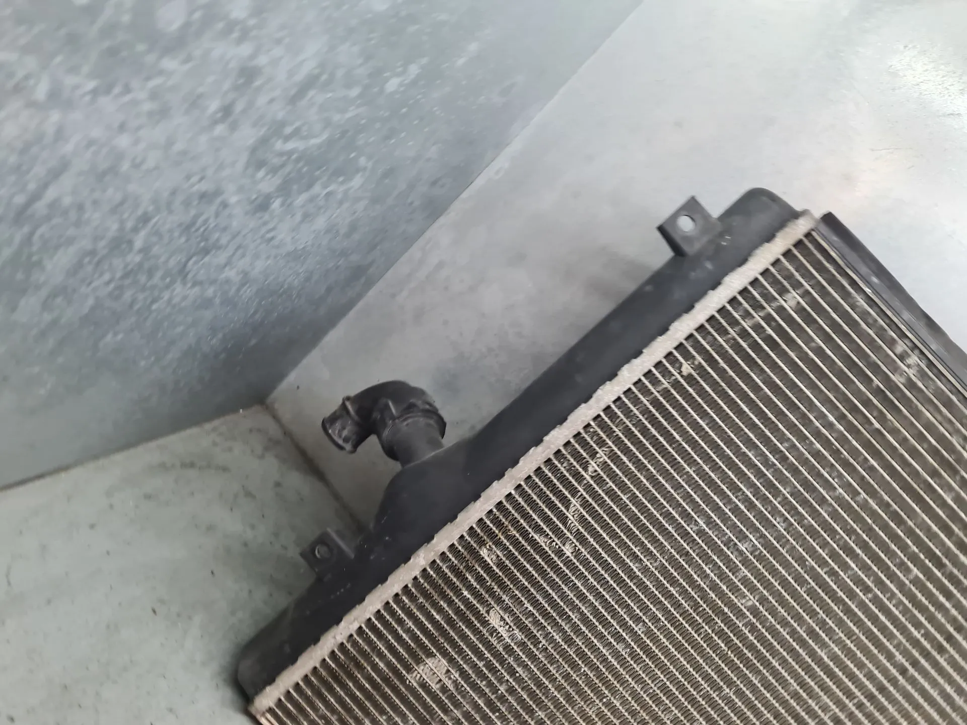 Water radiator VOLKSWAGEN Caddy III Kombi (2KB, 2KJ, 2CB, 2CJ) Imagem-6