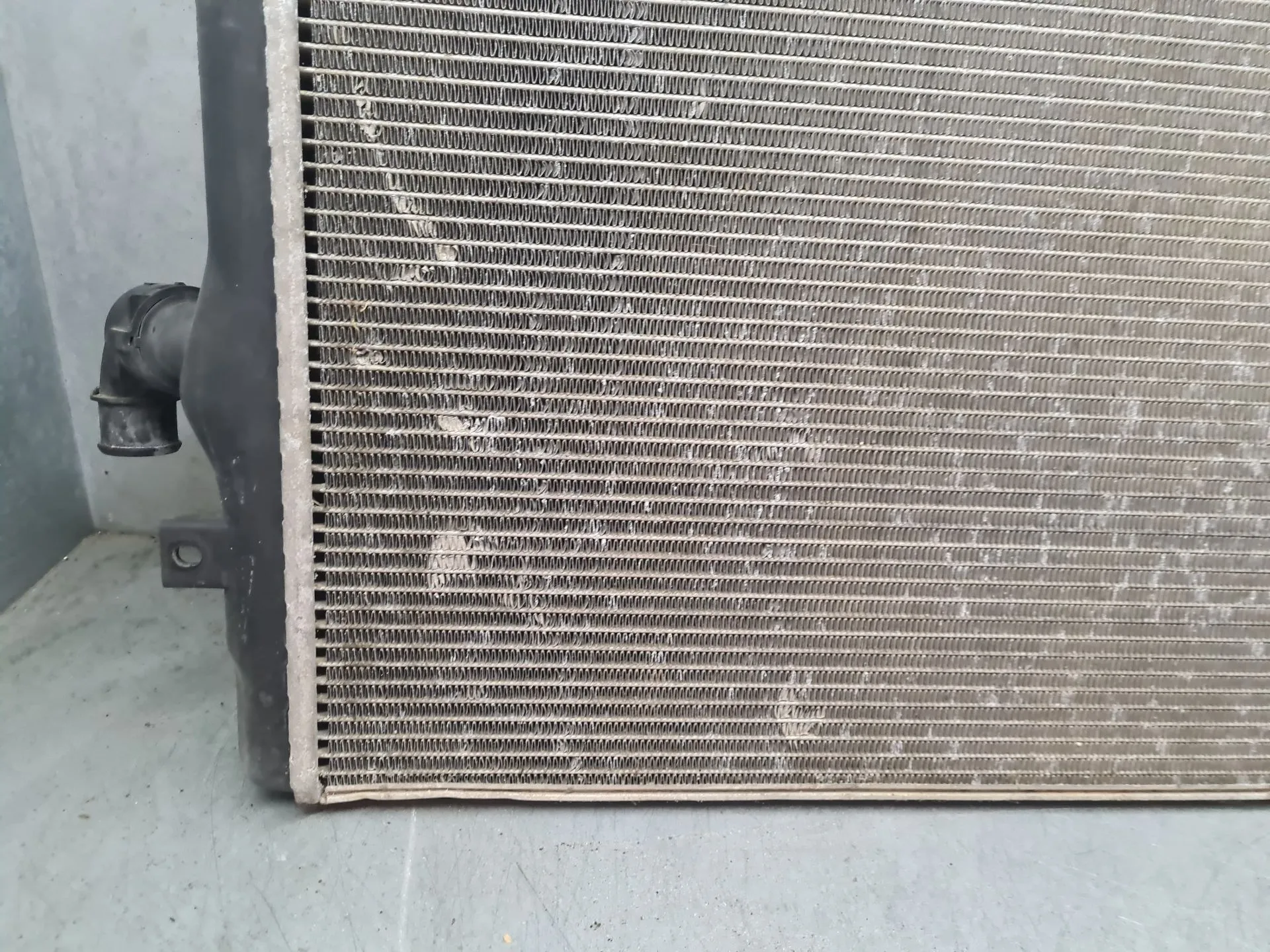 Water radiator VOLKSWAGEN Caddy III Kombi (2KB, 2KJ, 2CB, 2CJ) Imagem-5