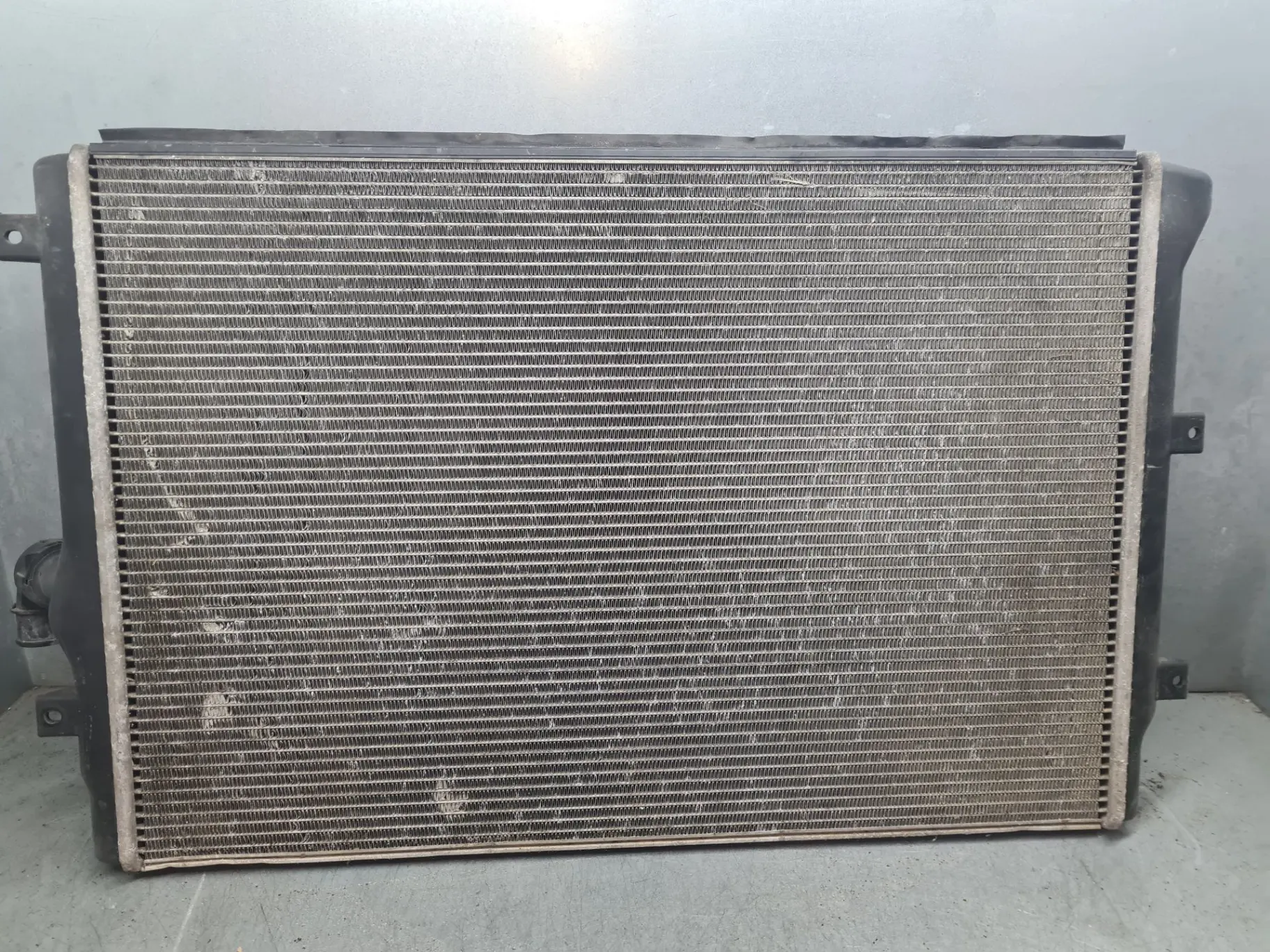 Water radiator VOLKSWAGEN Caddy III Kombi (2KB, 2KJ, 2CB, 2CJ) Imagem-4