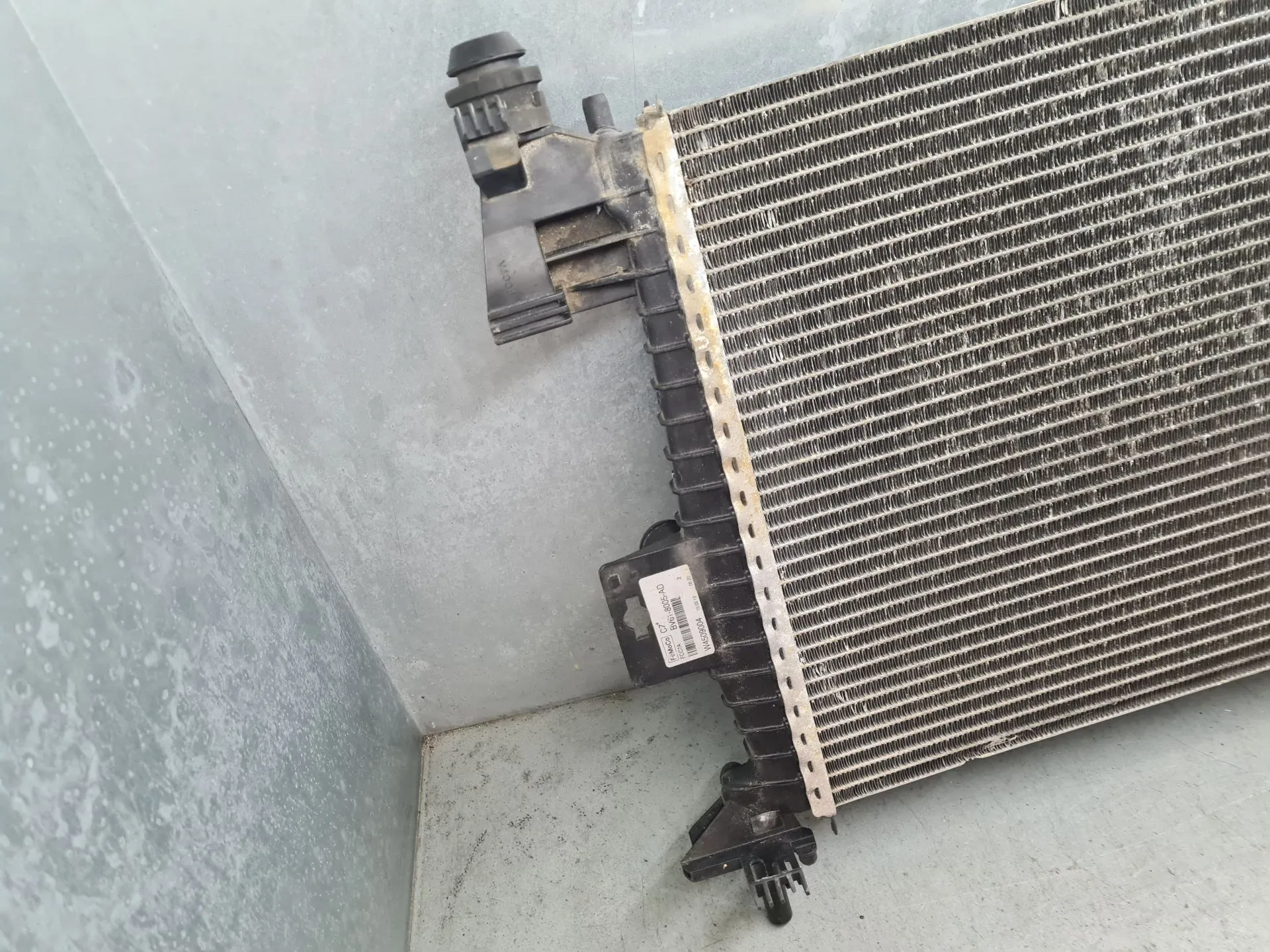 Water radiator FORD C-Max II (DXA/CB7, DXA/CEU) Imagem-1