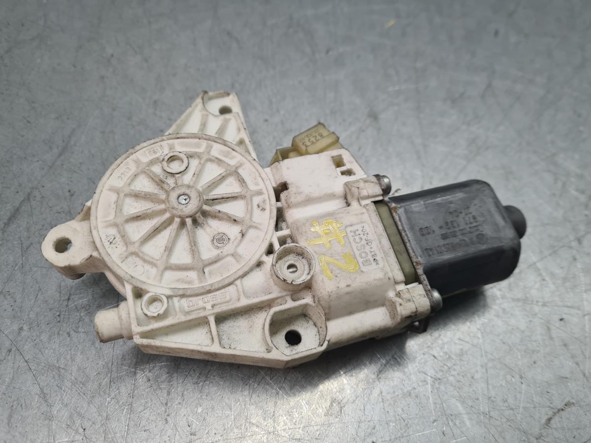 Moteur lève-vitre avant gauche MERCEDES-BENZ Classe C (W204)