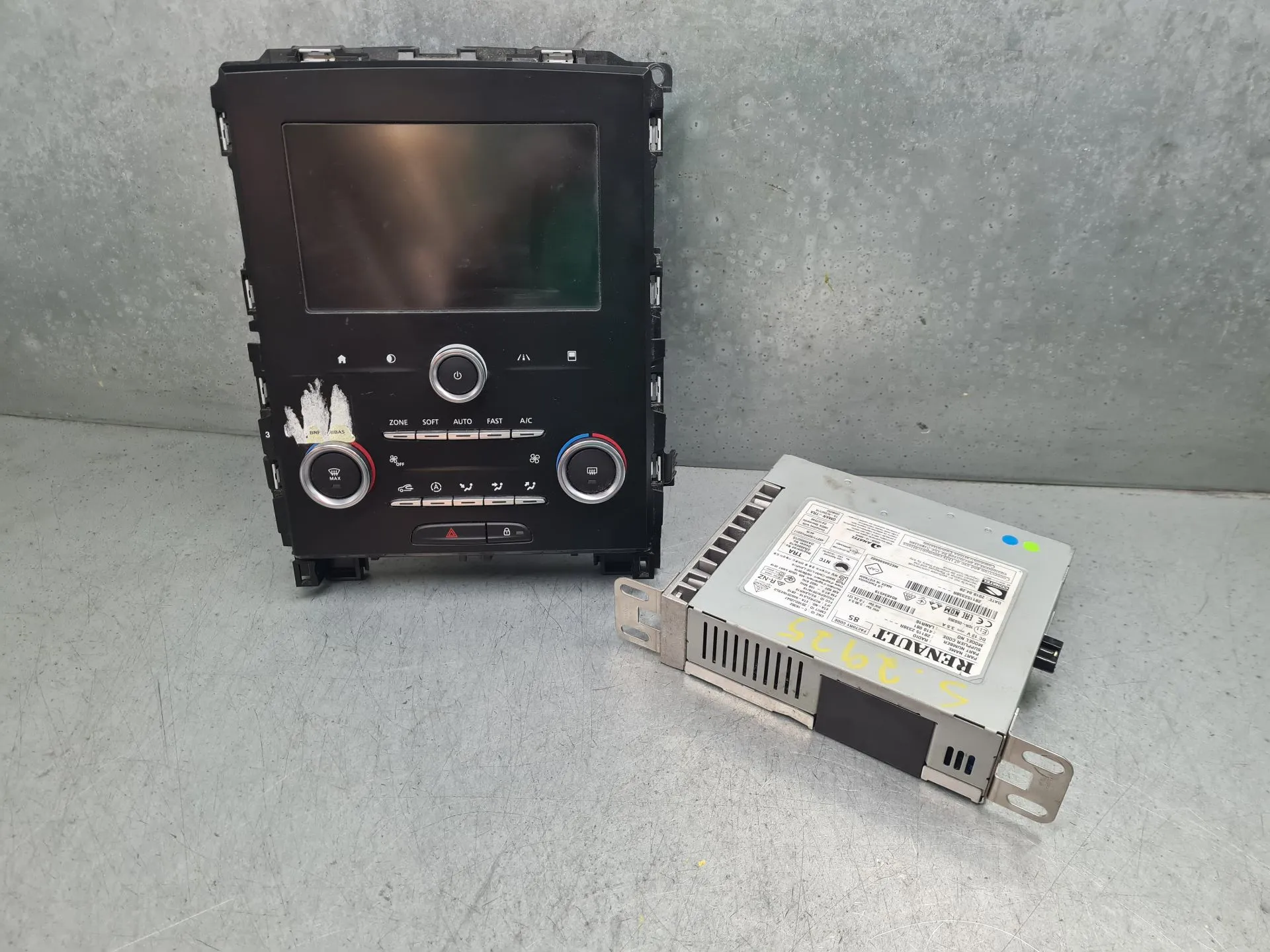 Kit Auto-rádio RENAULT Megane IV (B9A/M_) Imagem-0