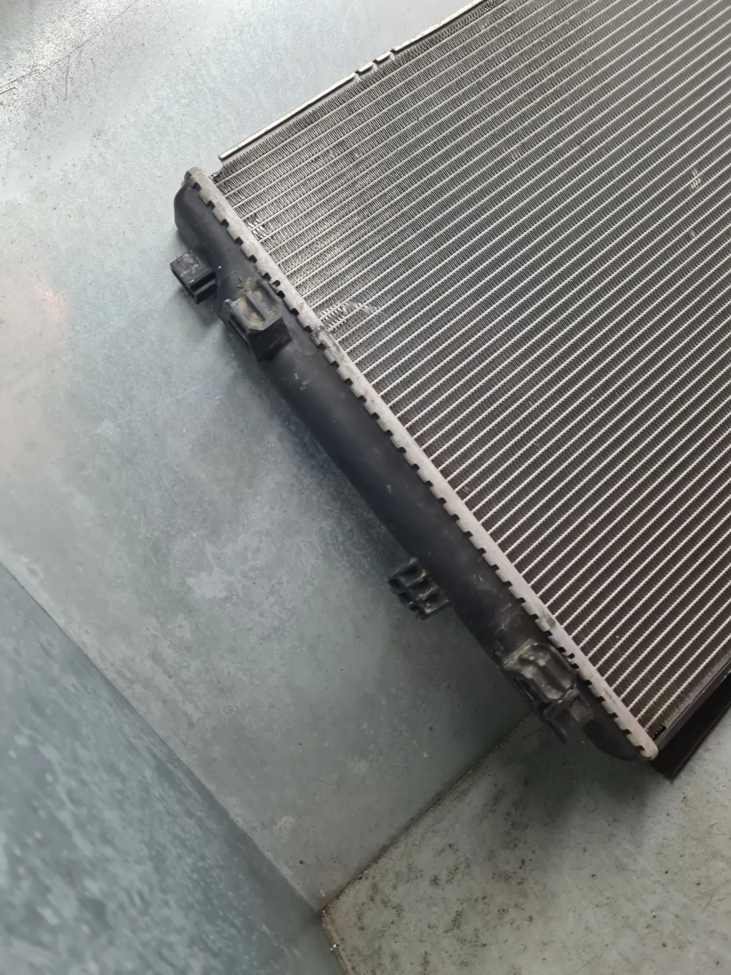 Water radiator SEAT Leon (5F1) Imagem-1