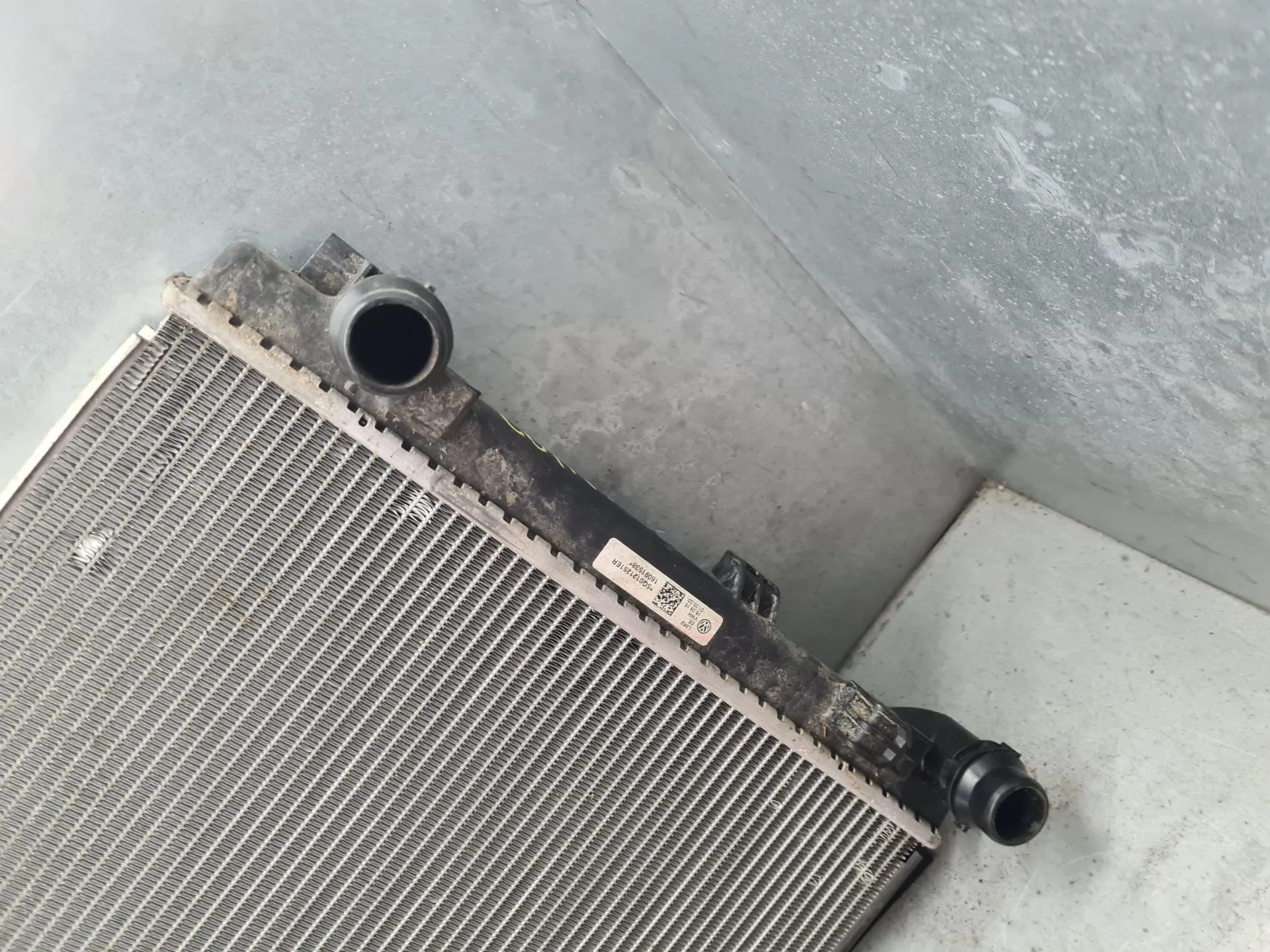 Water radiator SEAT Leon (5F1) Imagem-2