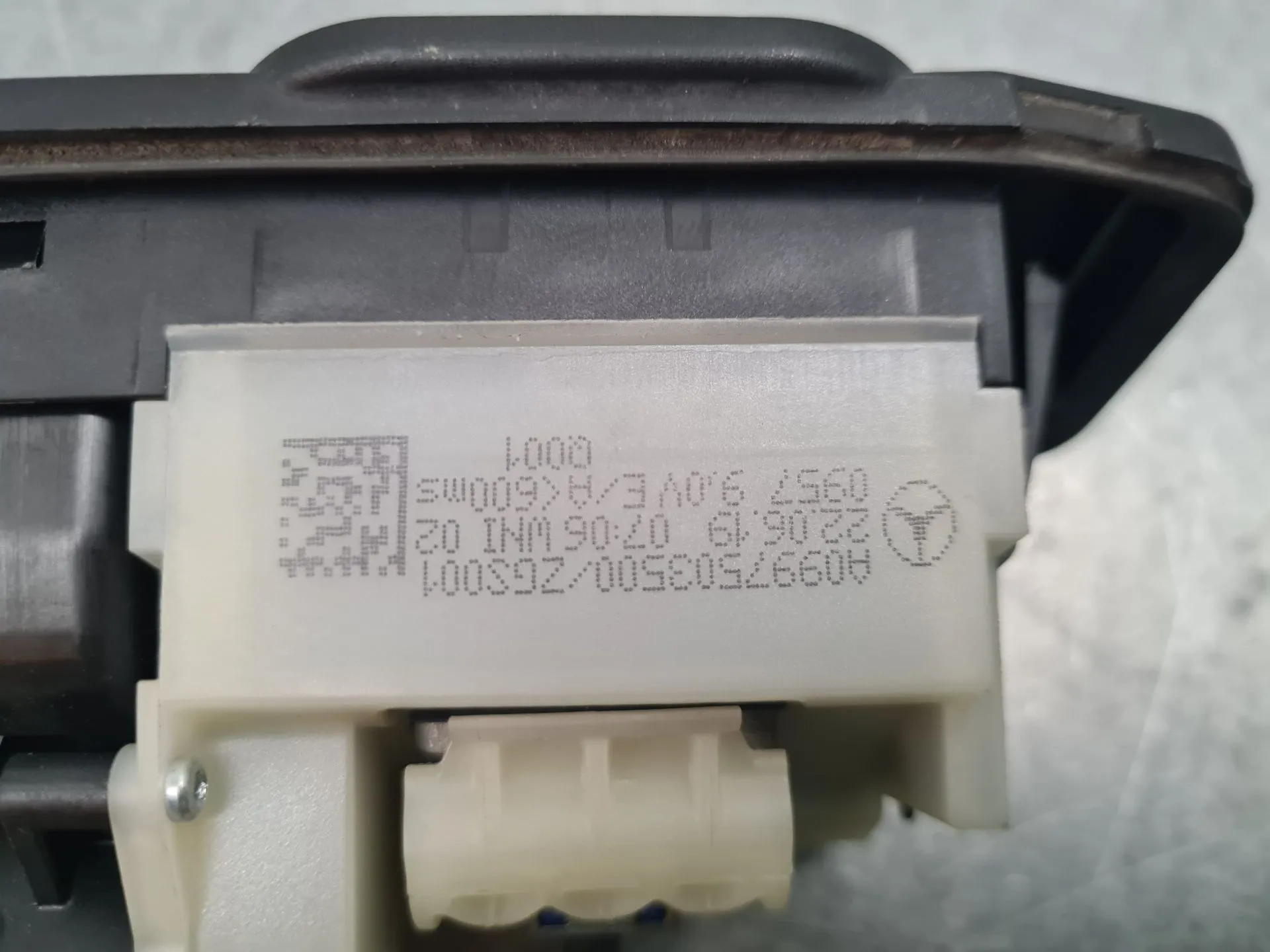 Tailgate handle MERCEDES-BENZ Classe A (W177) Imagem-4