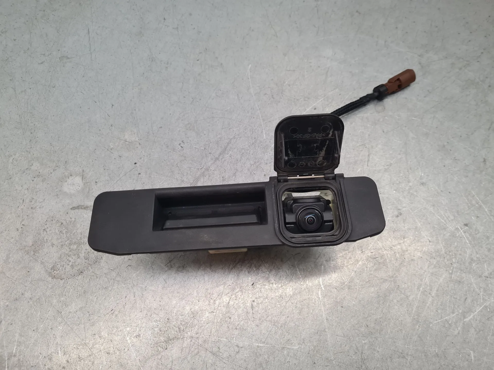 Tailgate handle MERCEDES-BENZ Classe A (W177) Imagem-5