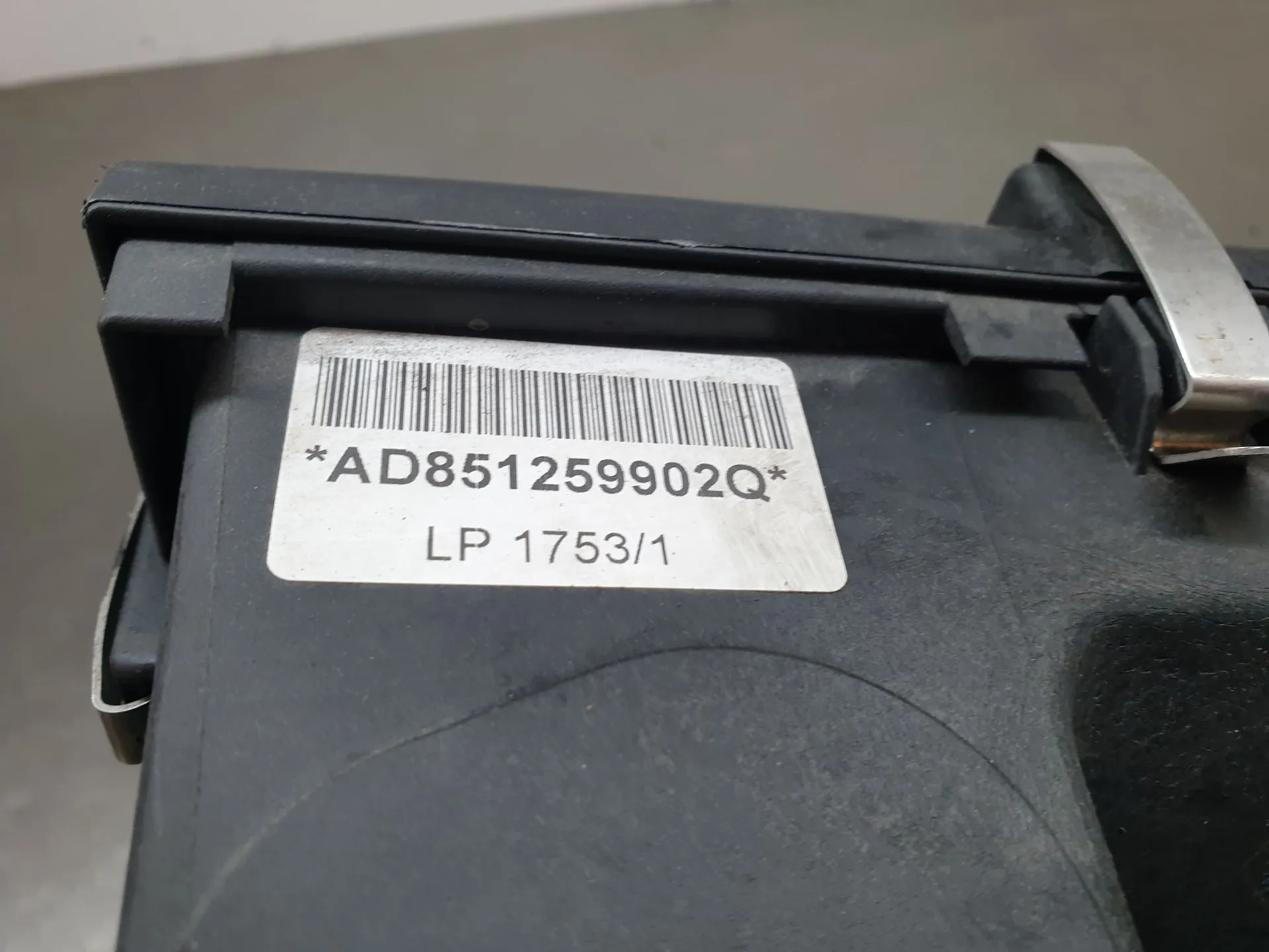 Air filter box BMW X1 (E84) Imagem-5