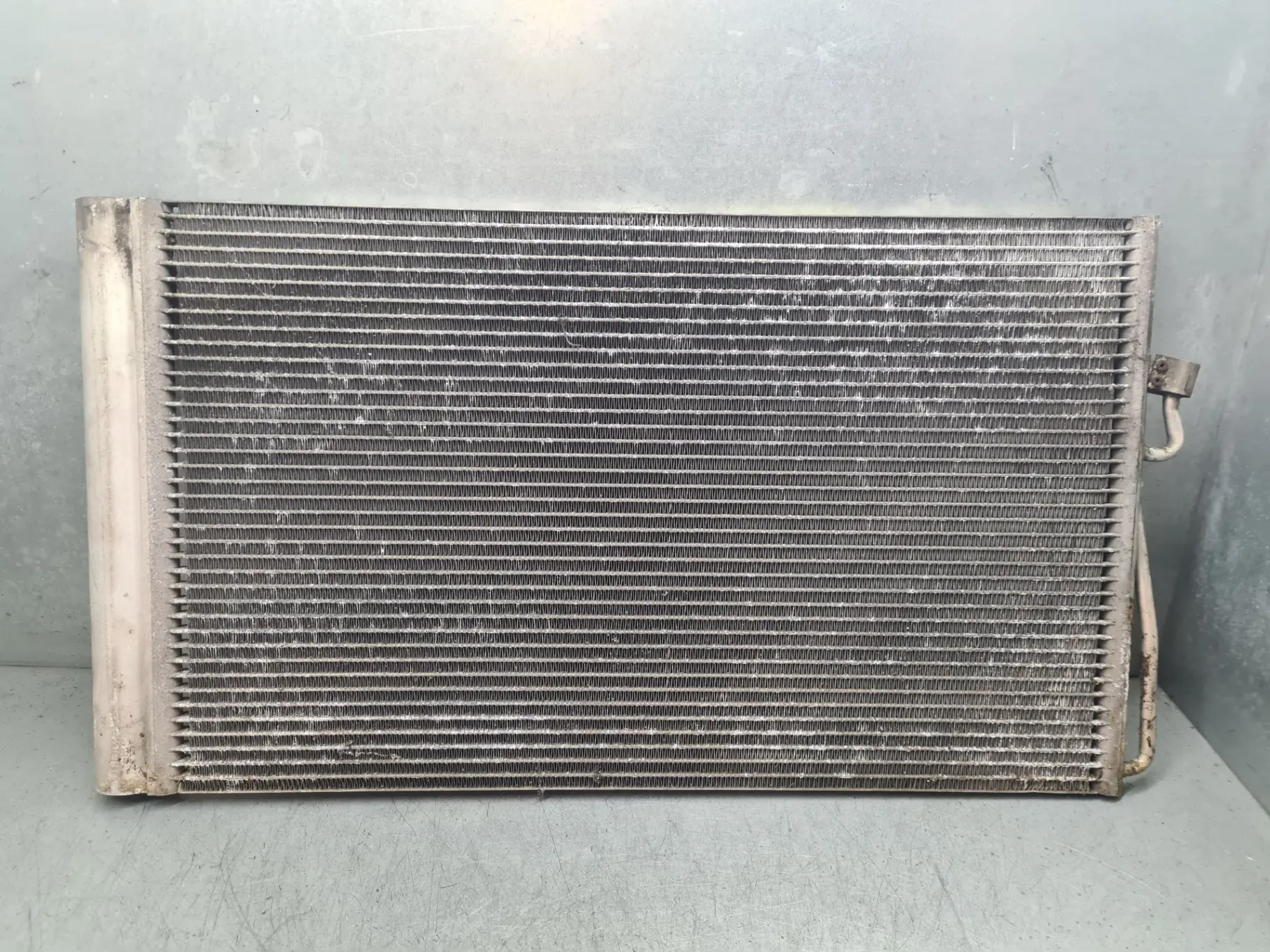 Condensatore aria condizionata (A/C) BMW 5 (E60)