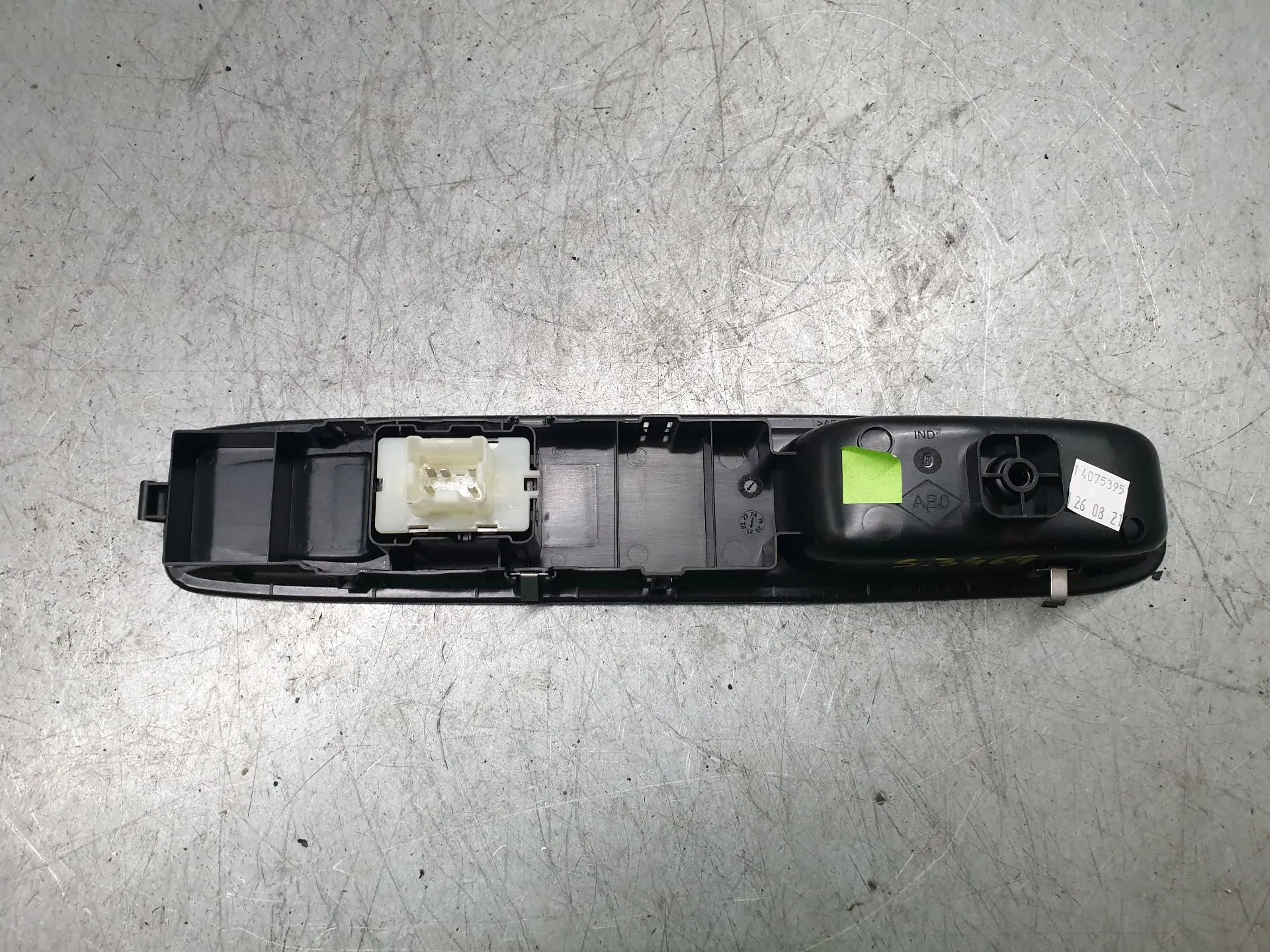 Mando / interruptor elevalunas delantero derecho DACIA Sandero III Imagem-1