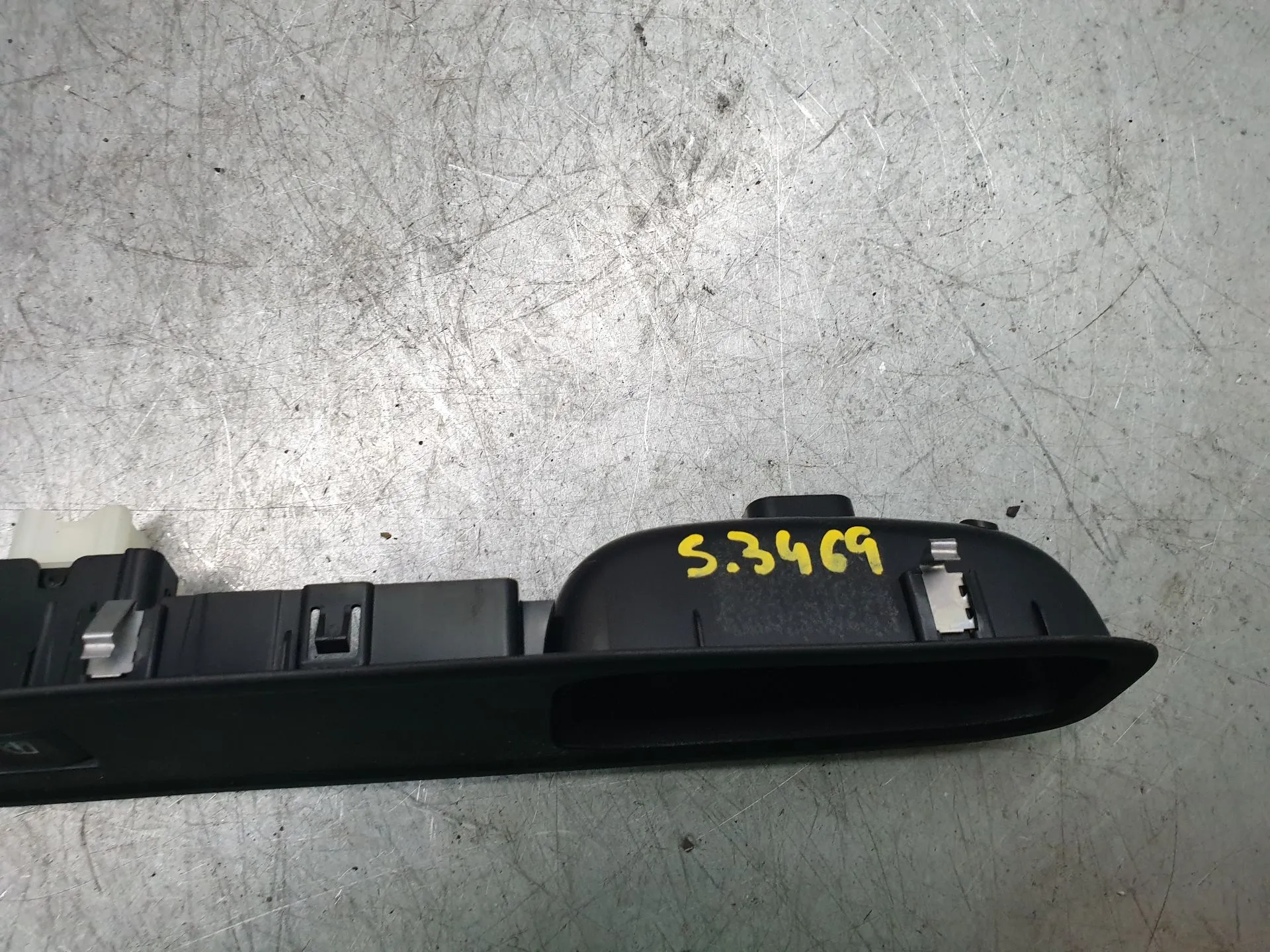 Mando / interruptor elevalunas delantero derecho DACIA Sandero III Imagem-2