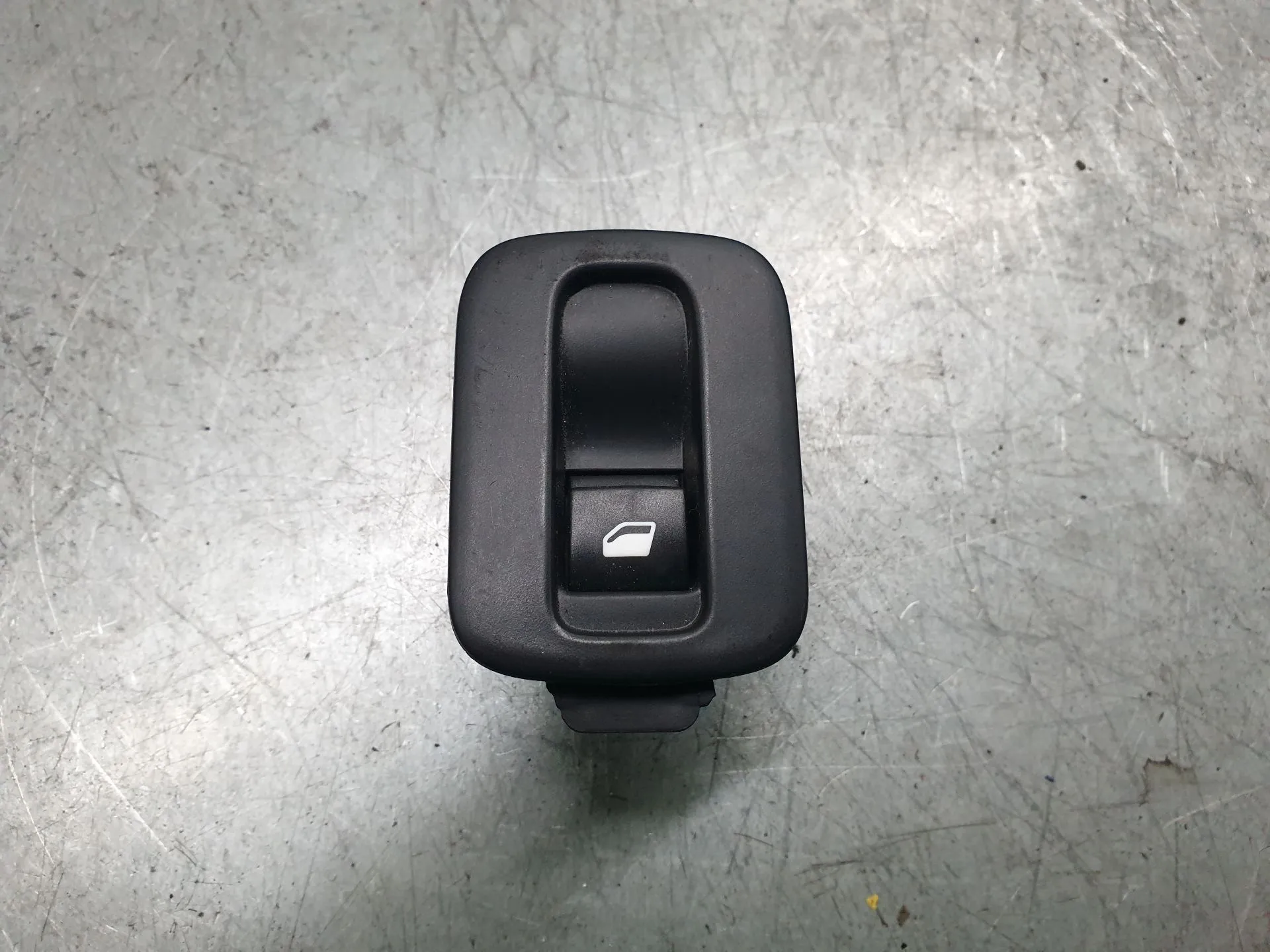 Comando / botão / interruptor vidros trás direito CITROËN C3 III (SX)