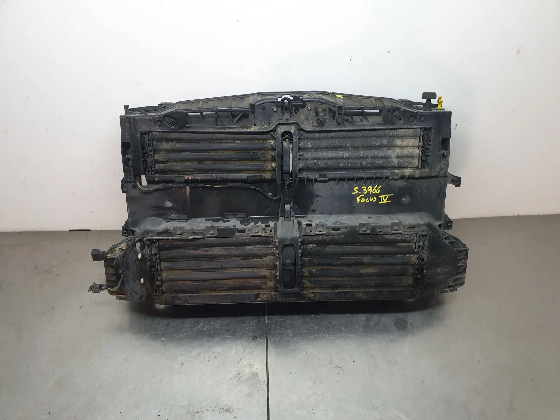 Frontale in fibra o lamiera FORD Focus IV