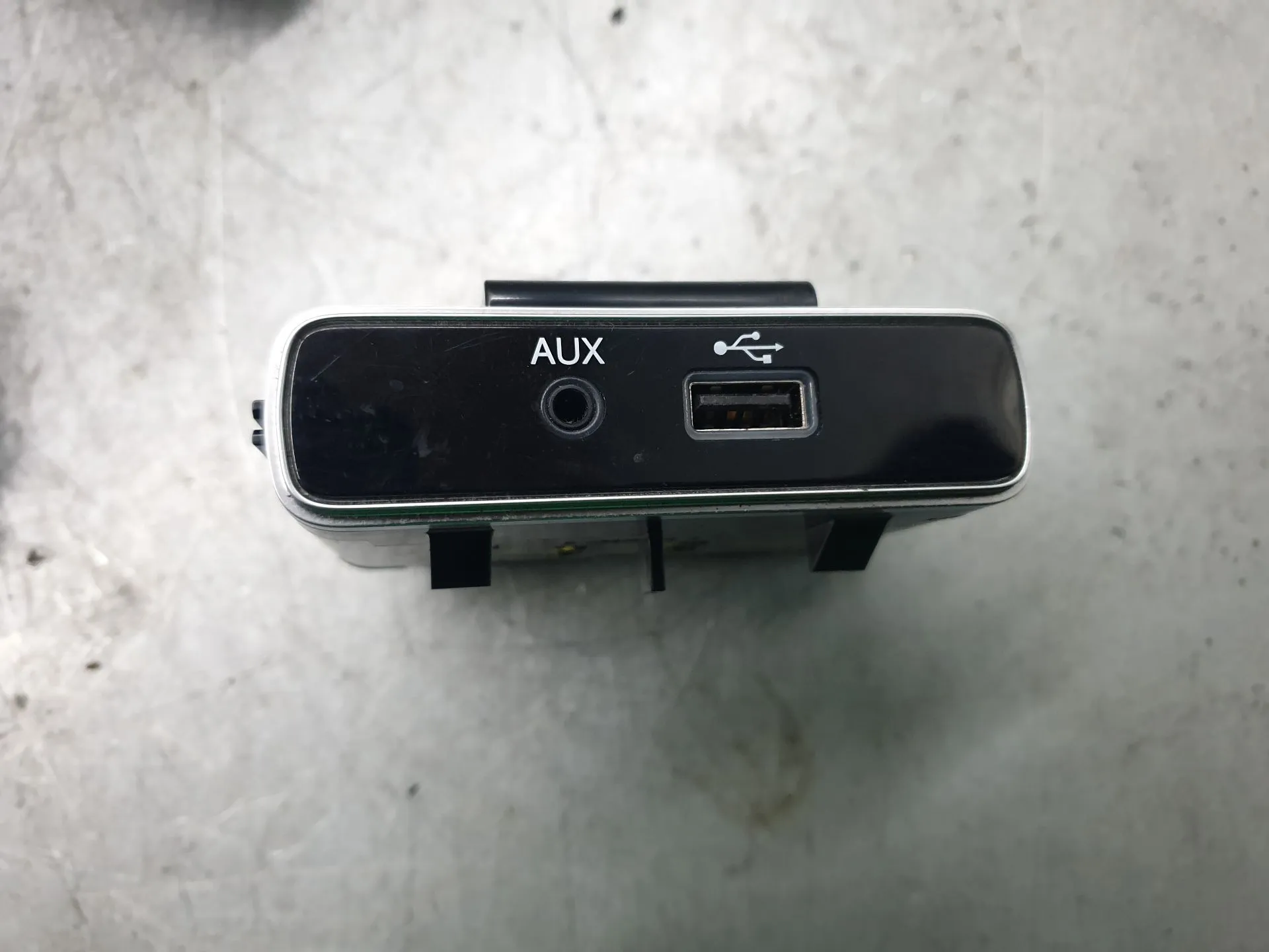 Porta Ingresso USB / AUX / iPod FIAT 500X (334_)