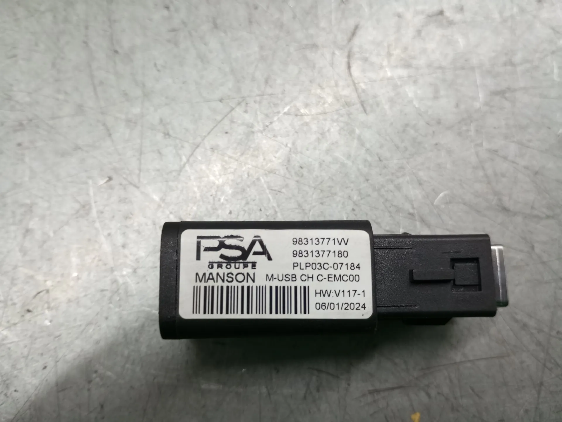 Módulo USB / AUX / IPOD RENAULT Captur II Imagem-4