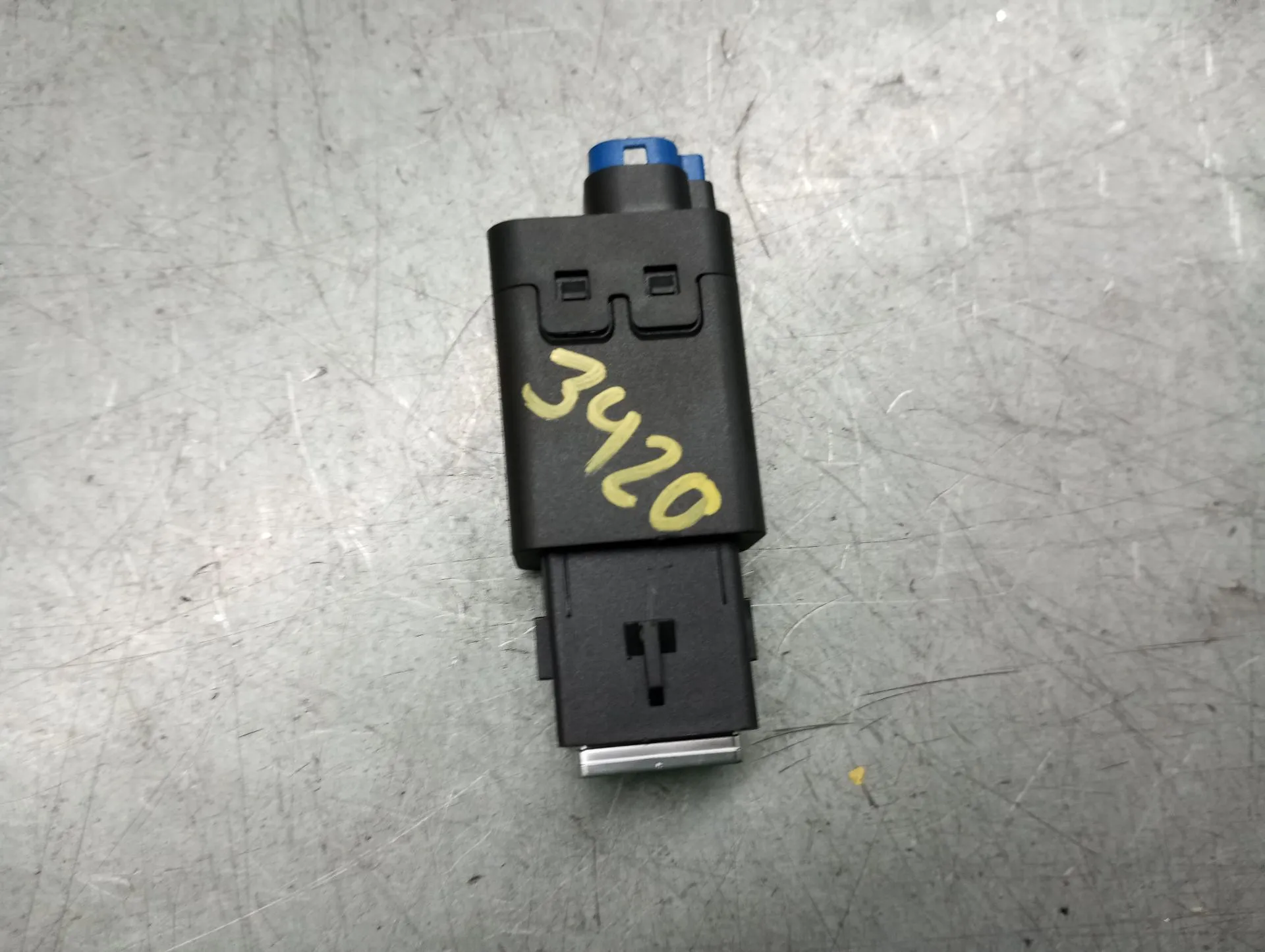 Módulo USB / AUX / IPOD RENAULT Captur II Imagem-2