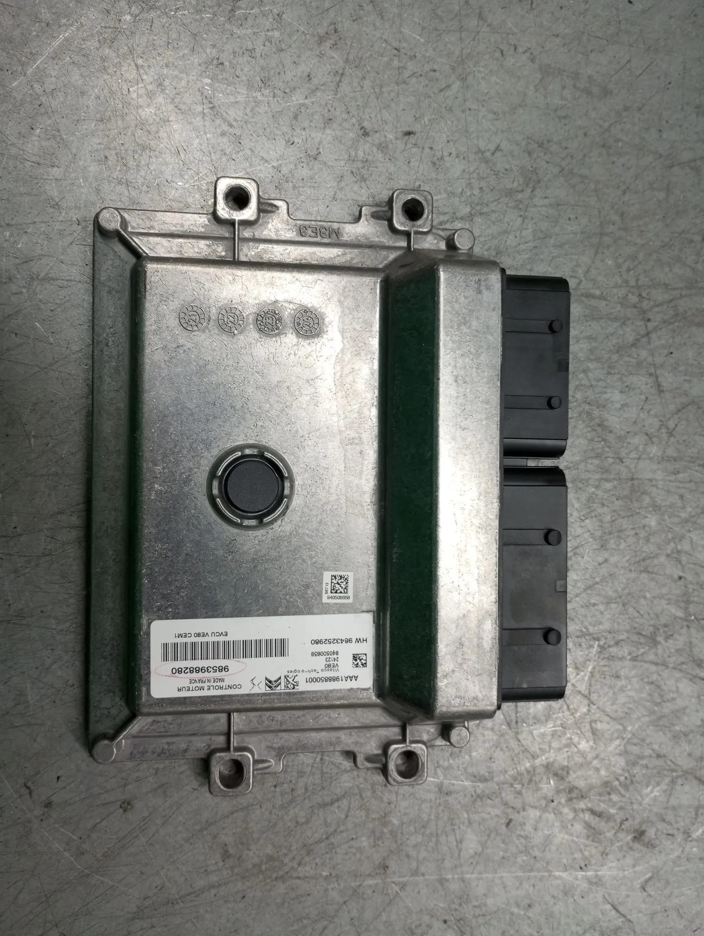 Centralina motor / ECU PEUGEOT 208 II Imagem-2