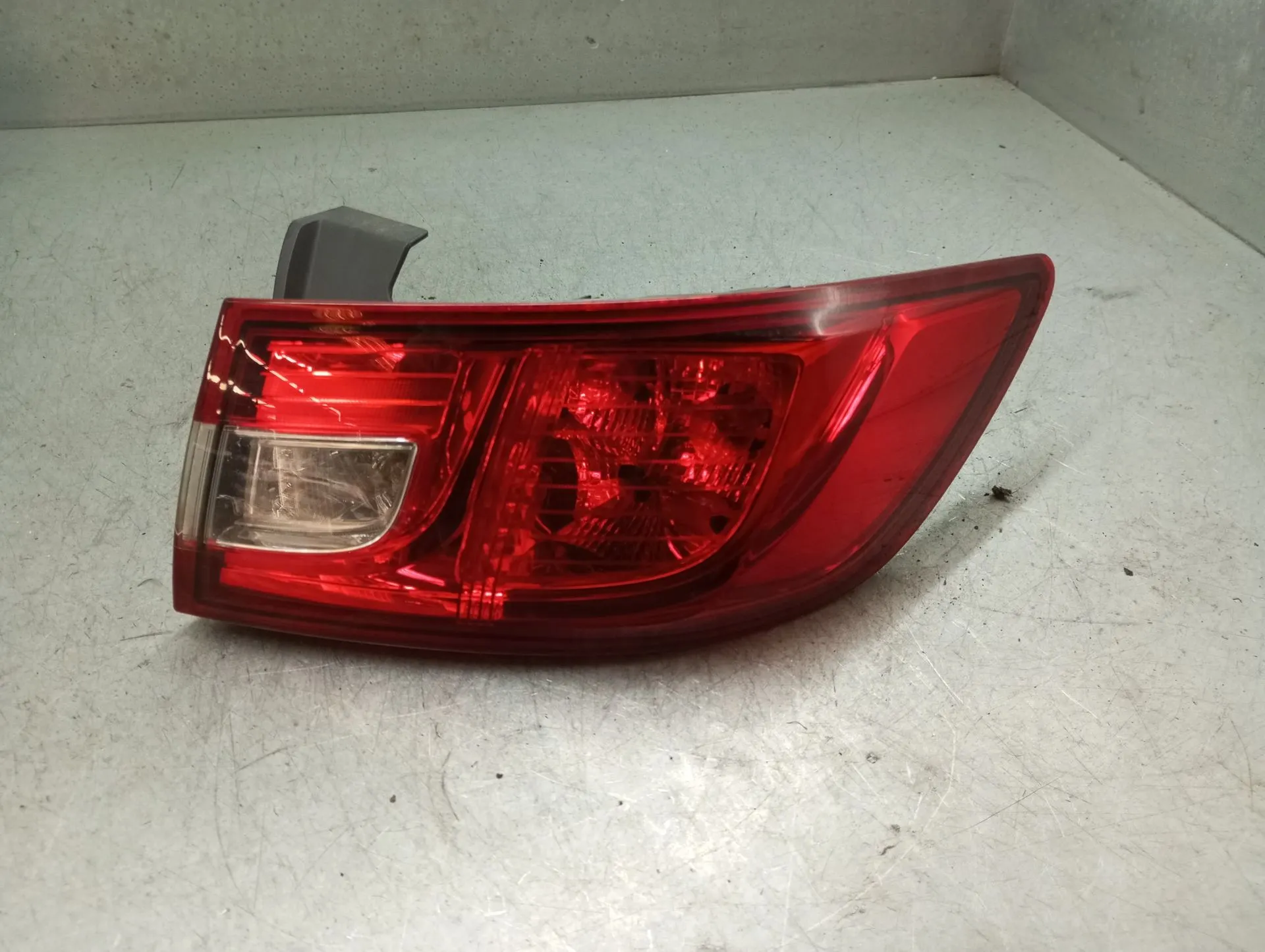 Right Tail light RENAULT Clio IV (BH_)