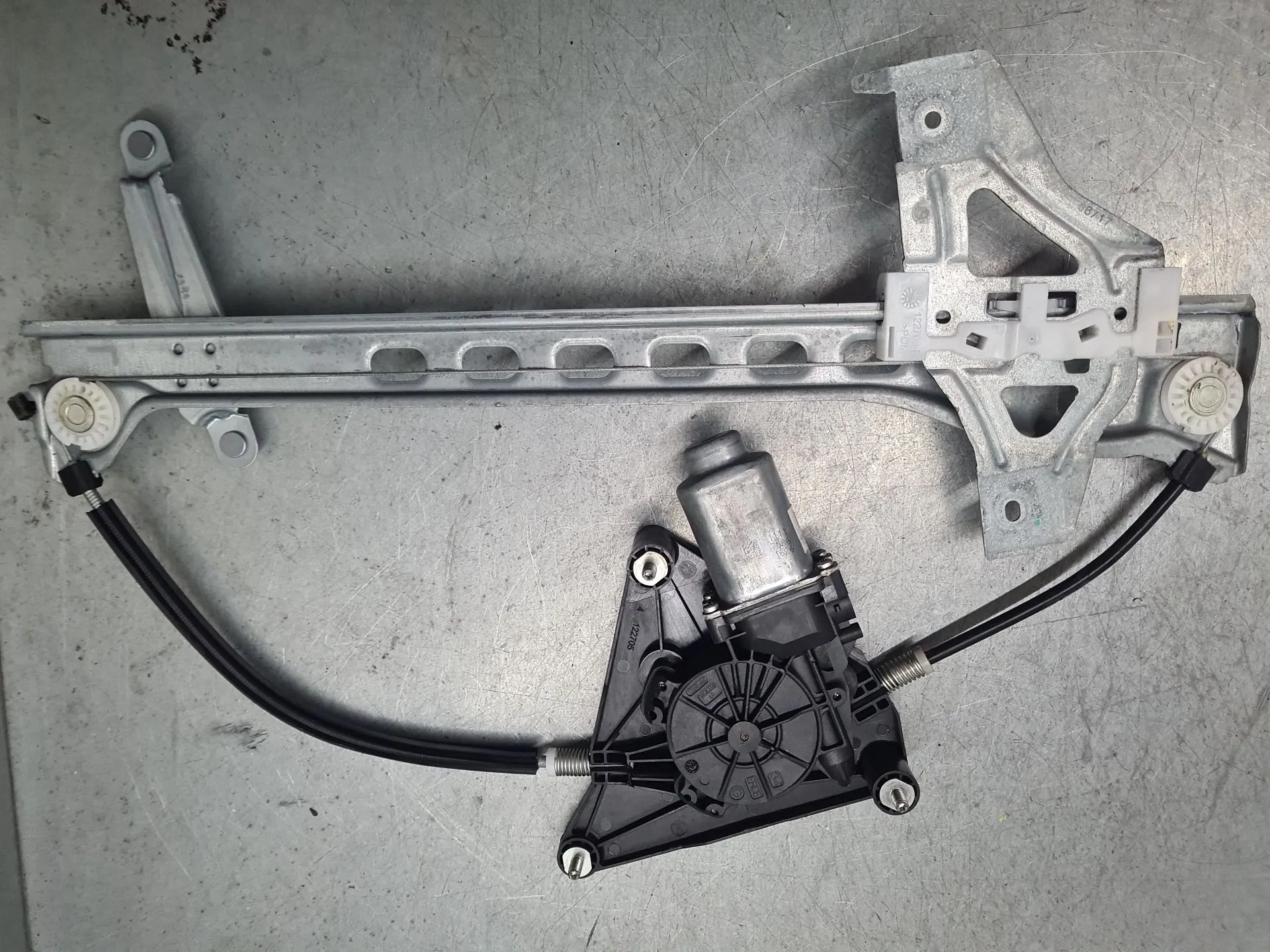 Lève-vitre avant gauche PEUGEOT 108