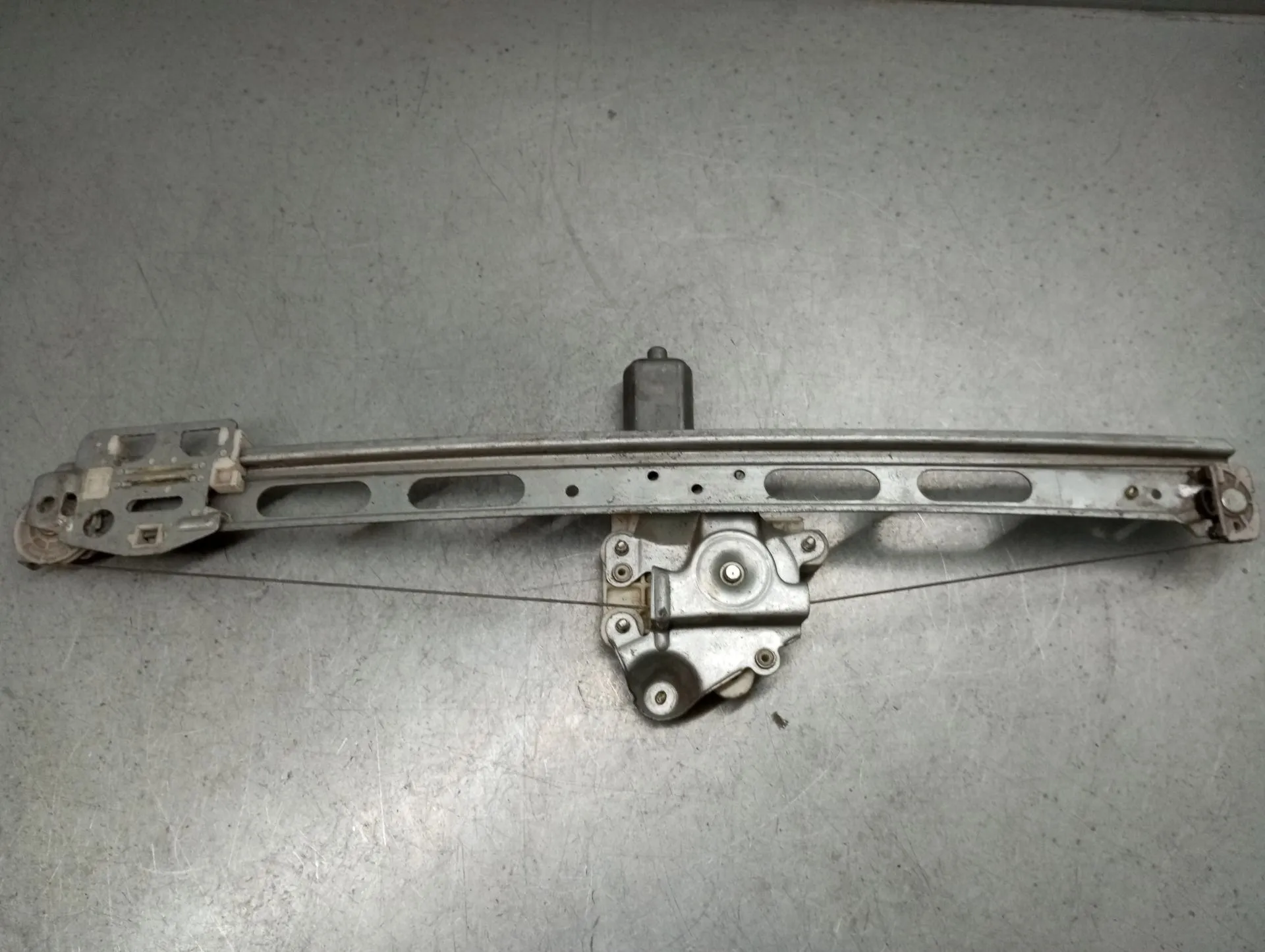 Lève-vitre avant gauche MERCEDES-BENZ Classe A (W168) Imagem-1