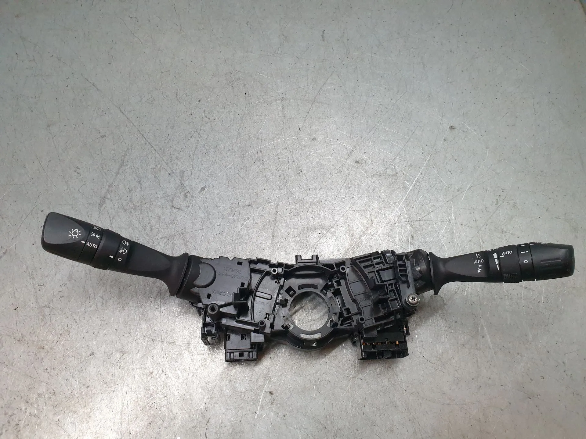 Conjunto / manetes de luzes e limpa vidros TOYOTA C-HR (_X1_)