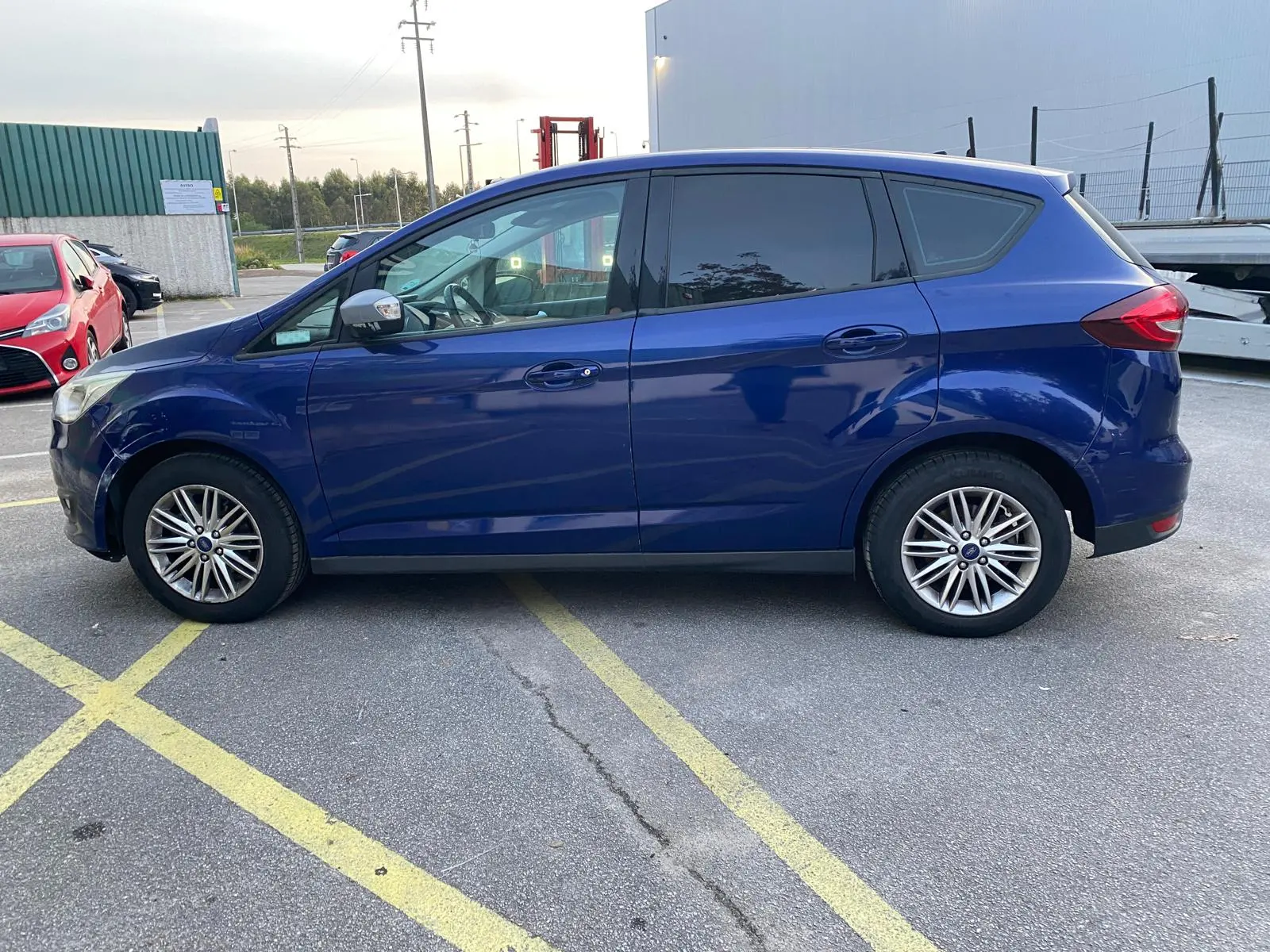Alzavetro anteriore sinistro FORD C-Max II (DXA/CB7, DXA/CEU)