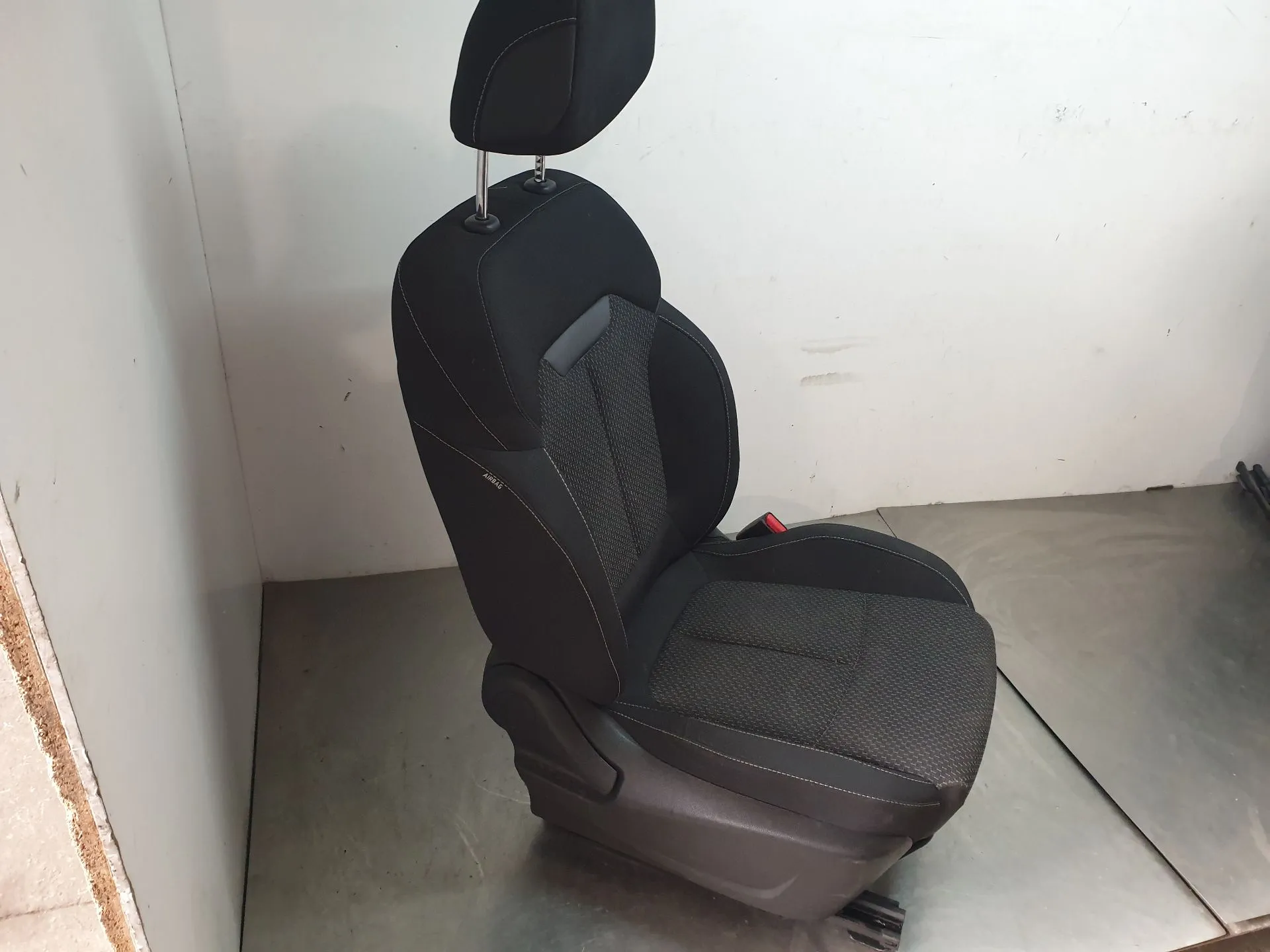 Right Front Seat RENAULT Kadjar (HA_, HL_) Imagem-1