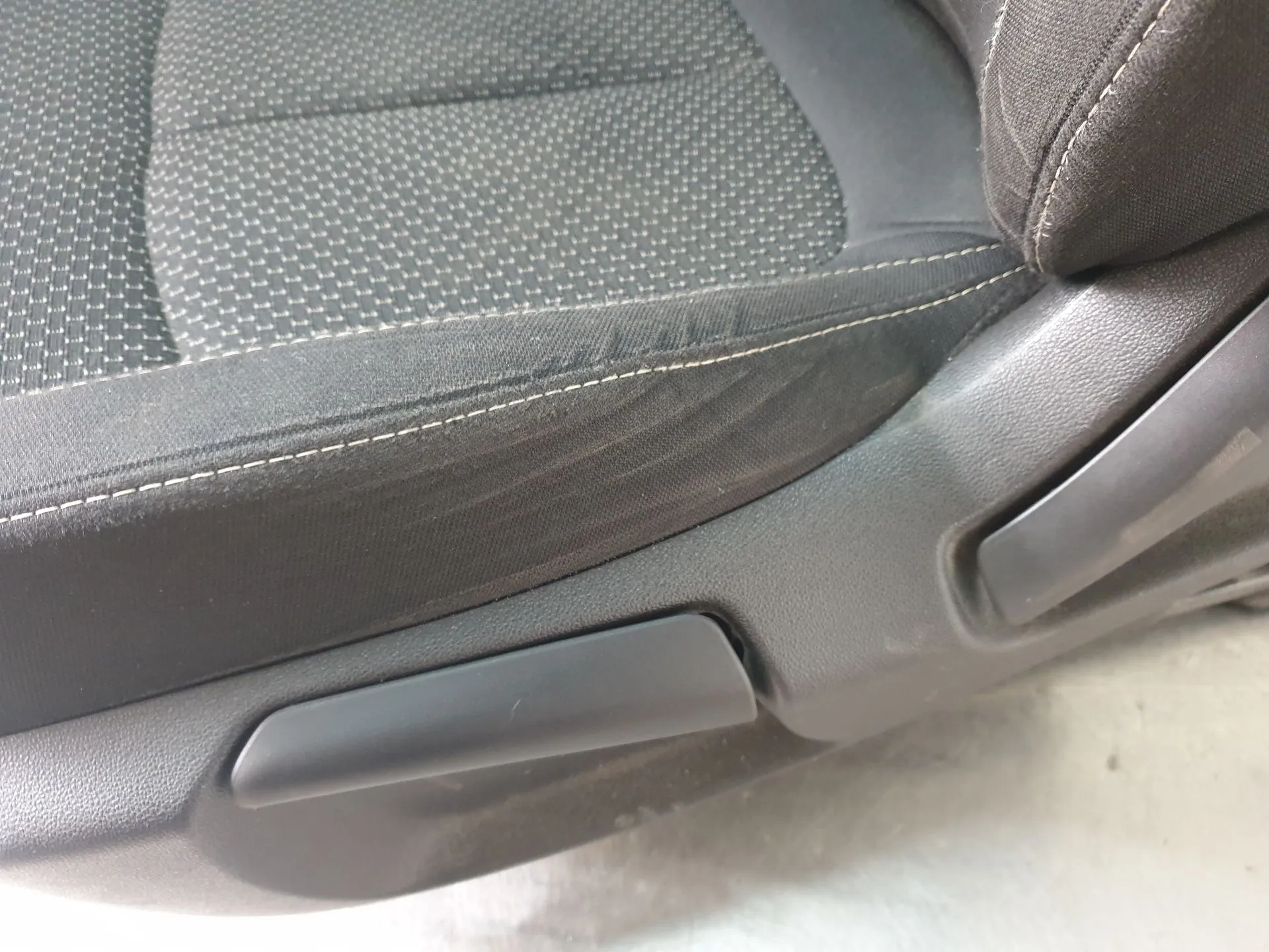 Sedile Anteriore Sinistro RENAULT Kadjar (HA_, HL_) Imagem-3