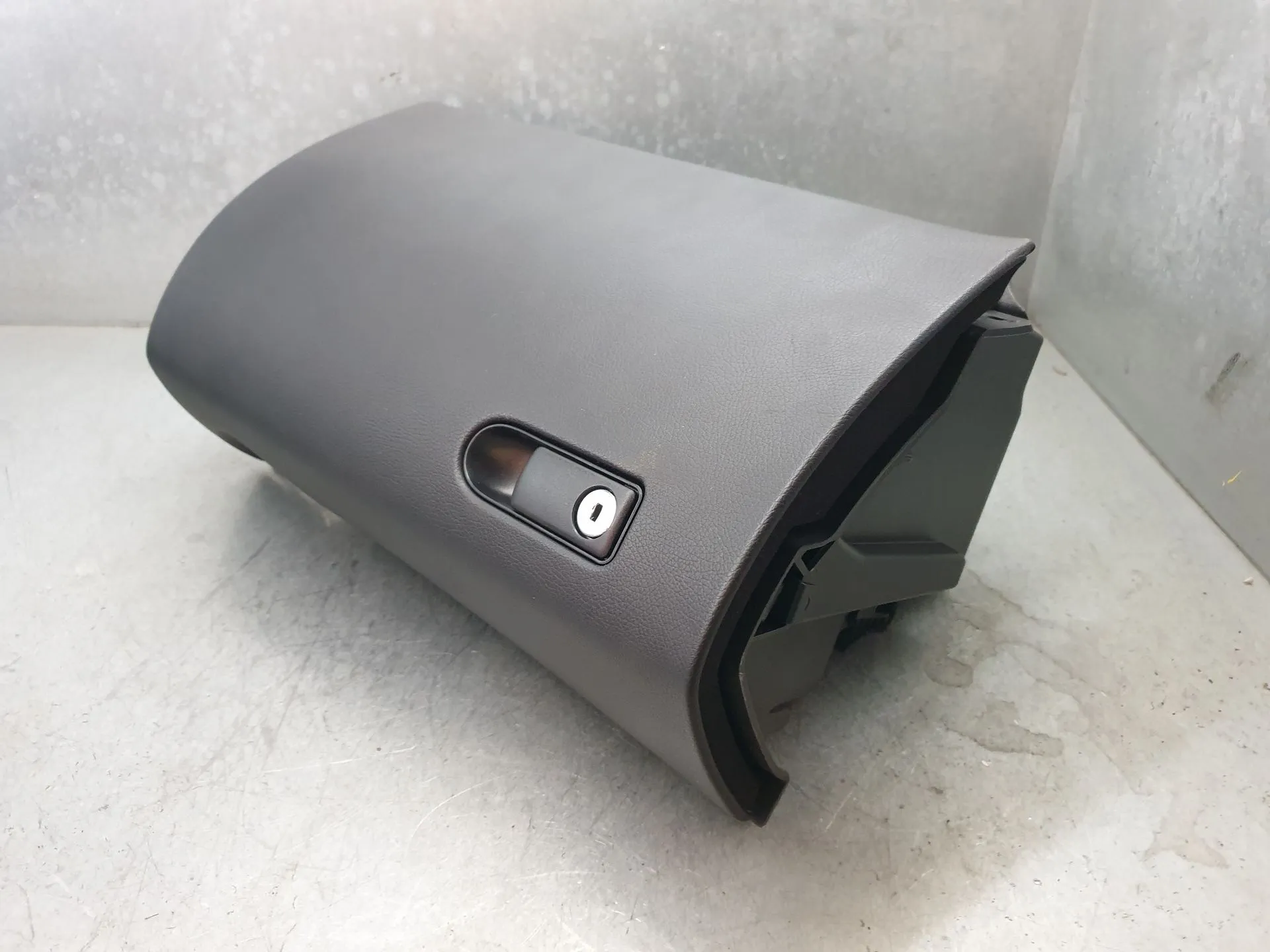 Boîte à gants MERCEDES-BENZ Classe C (W205) Imagem-1