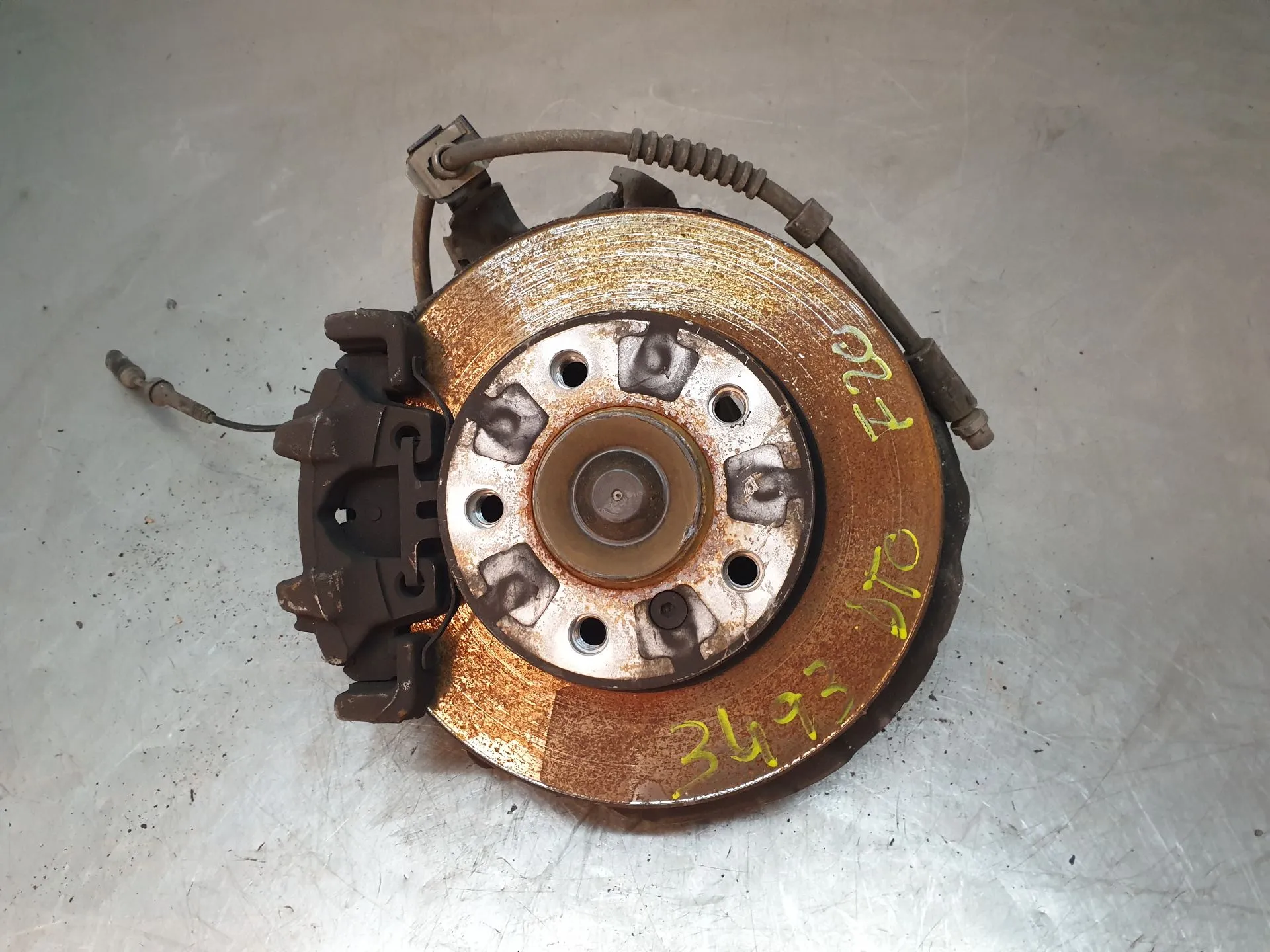 Fusée avant Droite BMW 1 (F20)