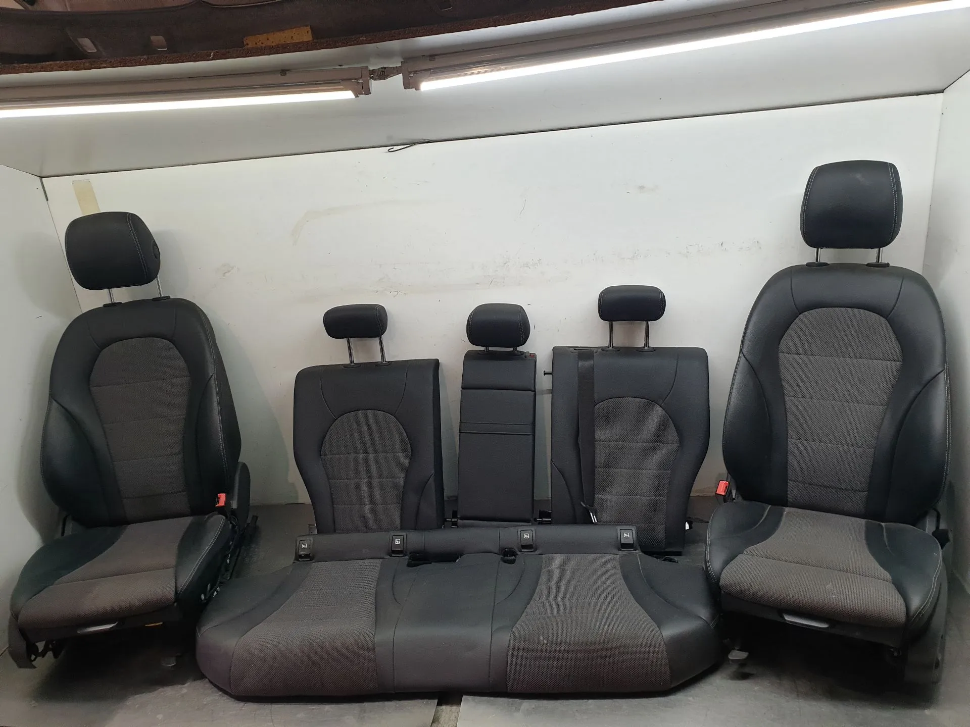Conjunto de Bancos MERCEDES-BENZ Classe C (W205) Imagem-0