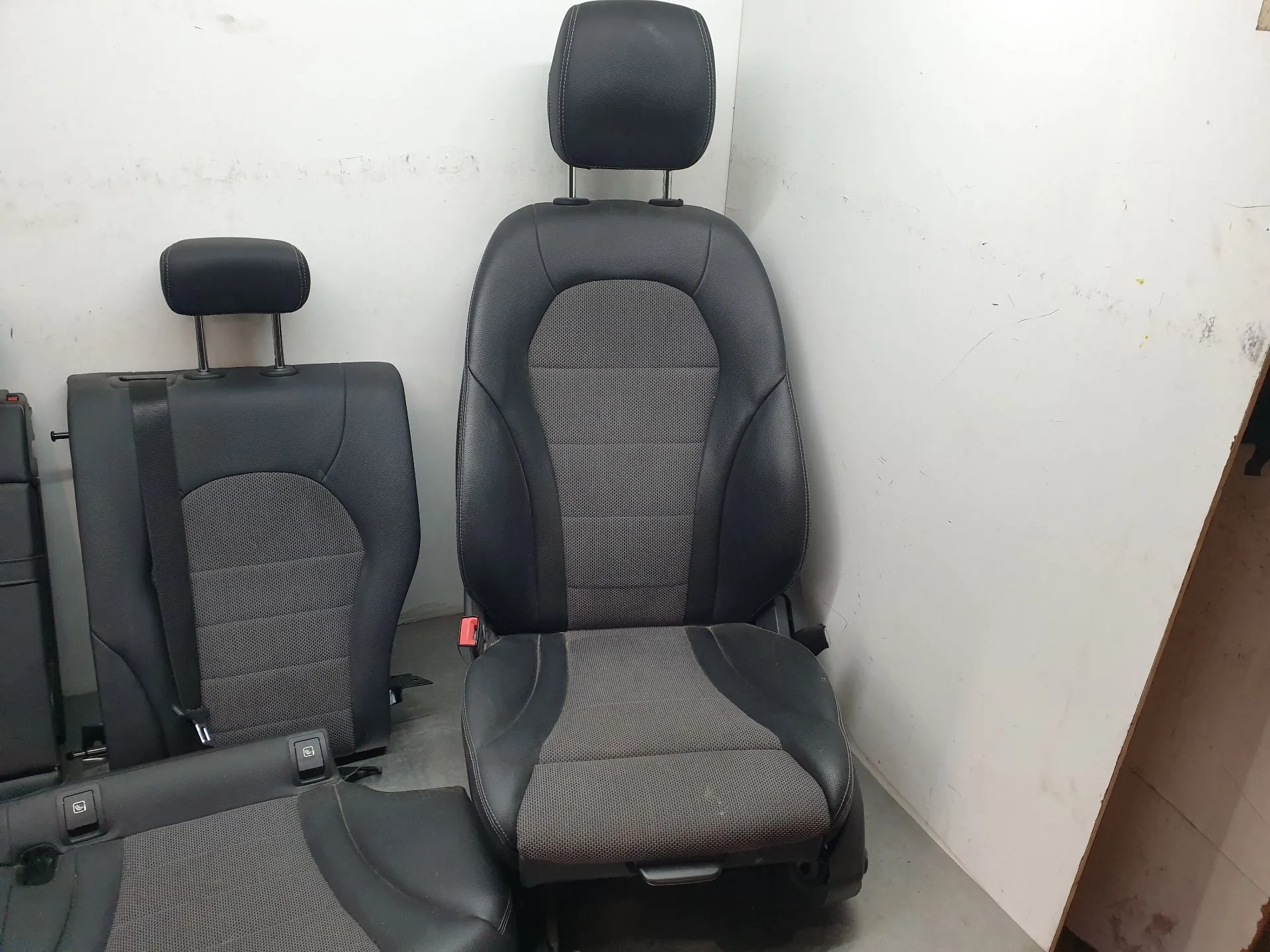 Conjunto de Bancos MERCEDES-BENZ Classe C (W205) Imagem-7